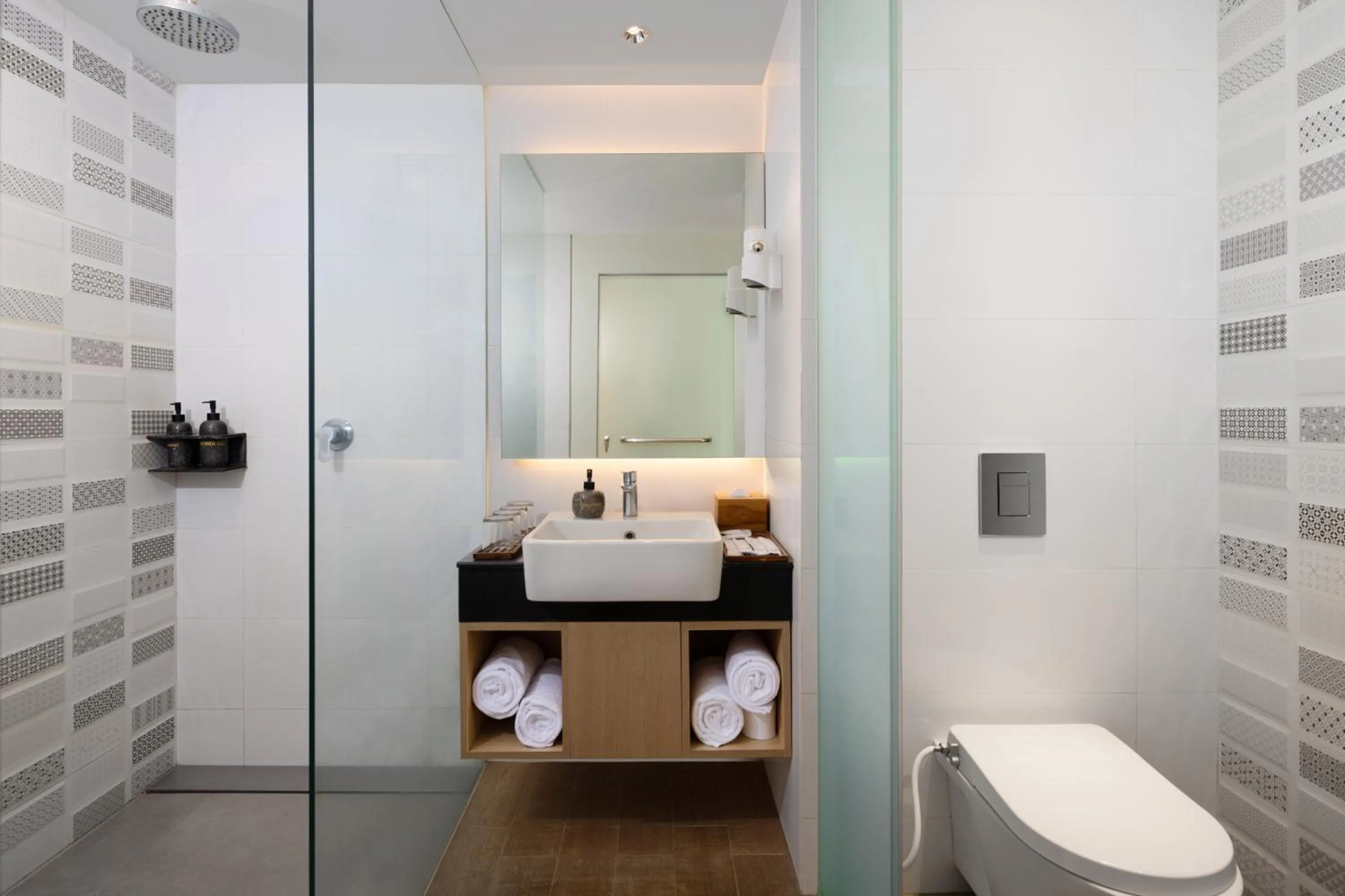 Shower in Aveta Hotel Malioboro