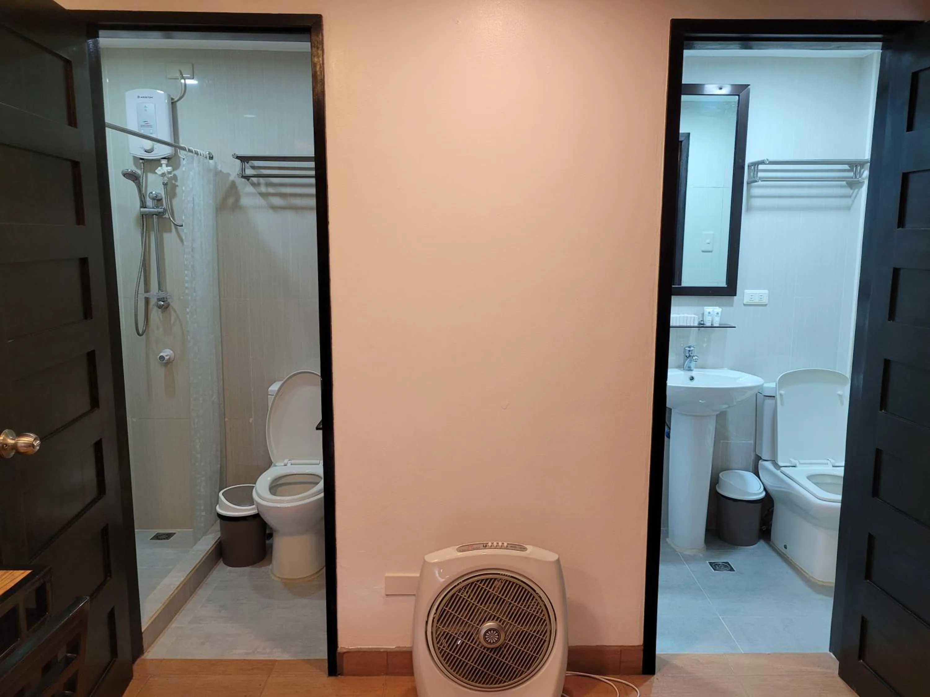 Shower in Fernvale Leisure Club and Resort
