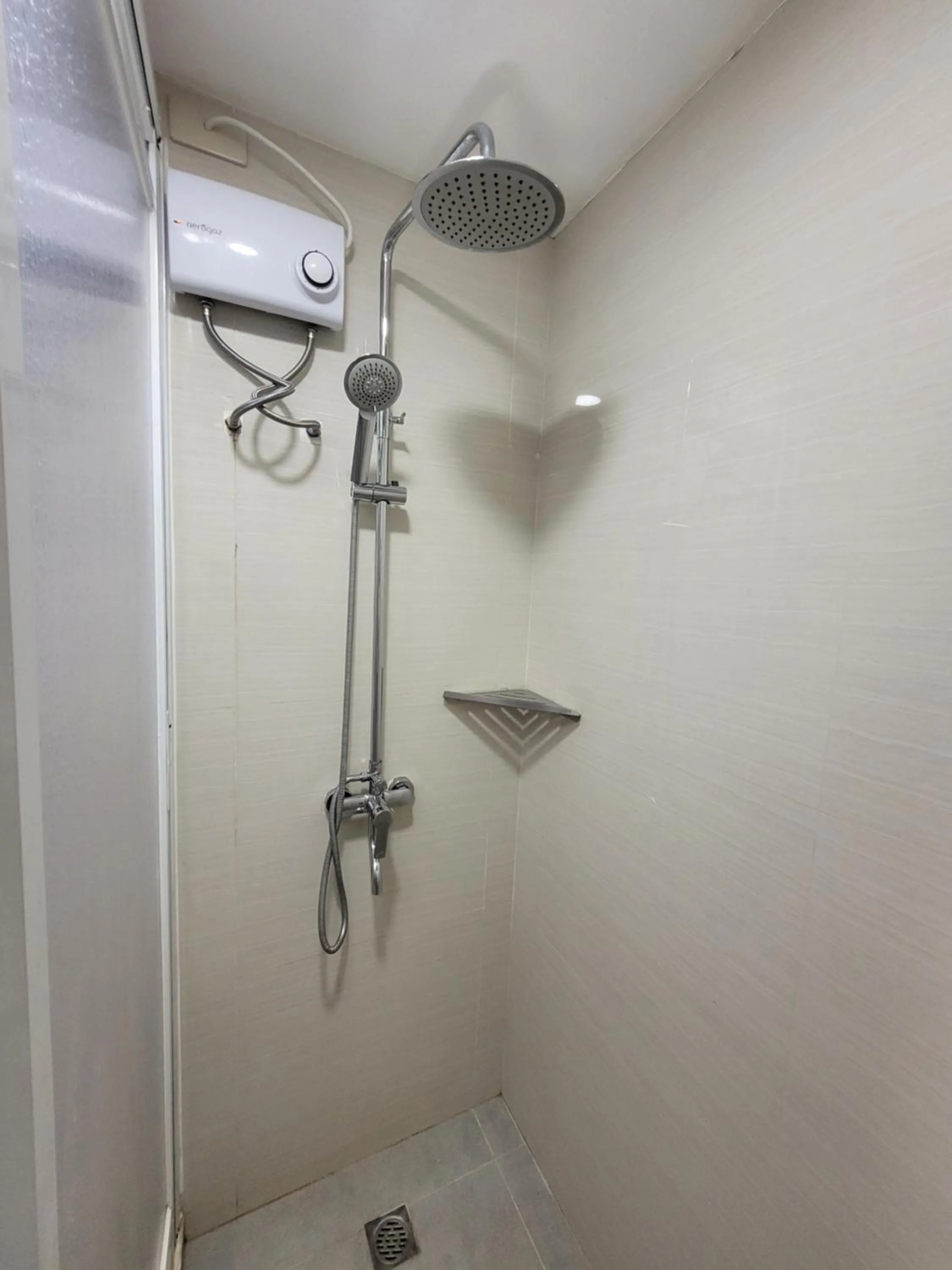 Shower in Fernvale Leisure Club and Resort