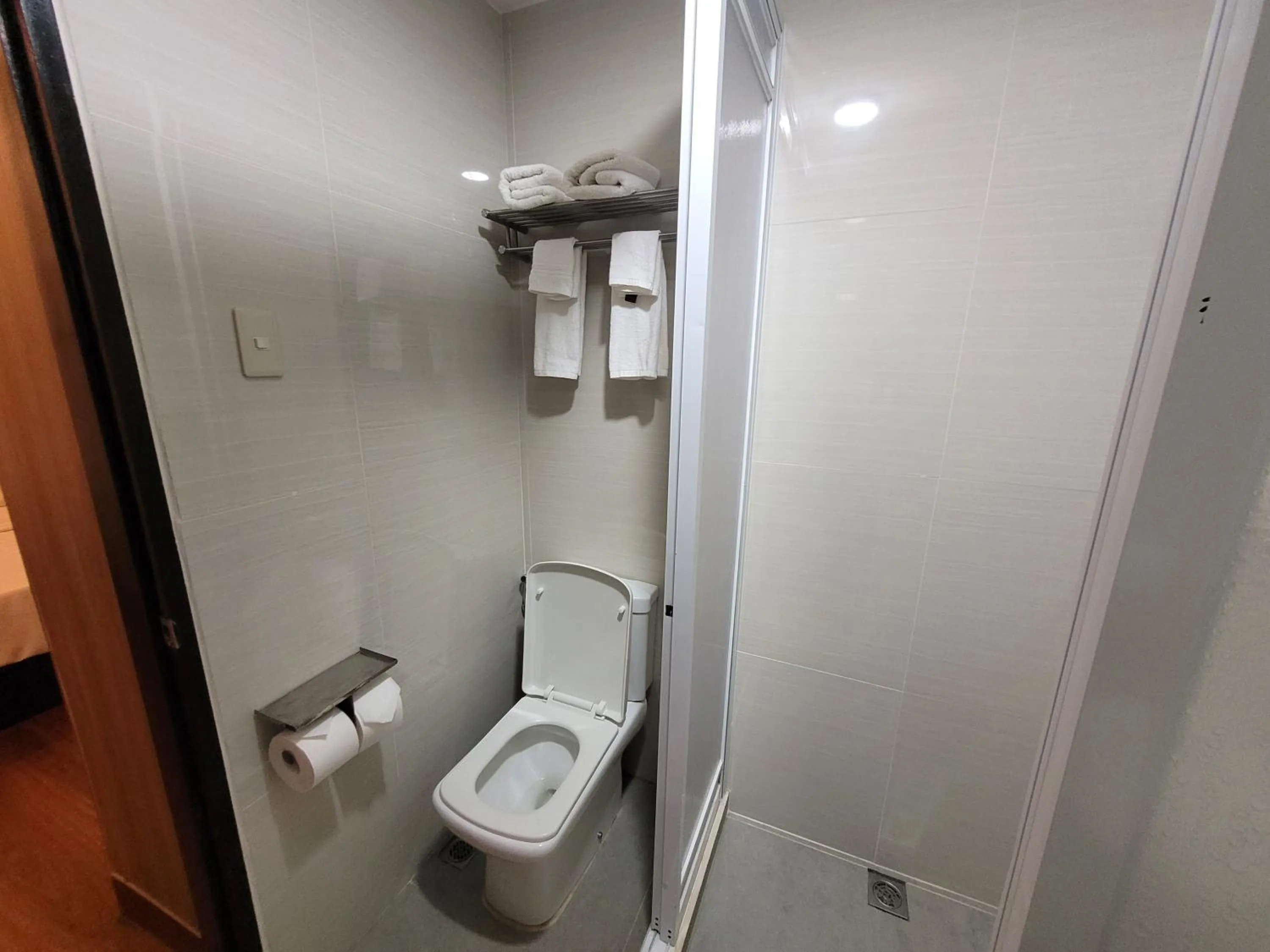 Shower in Fernvale Leisure Club and Resort