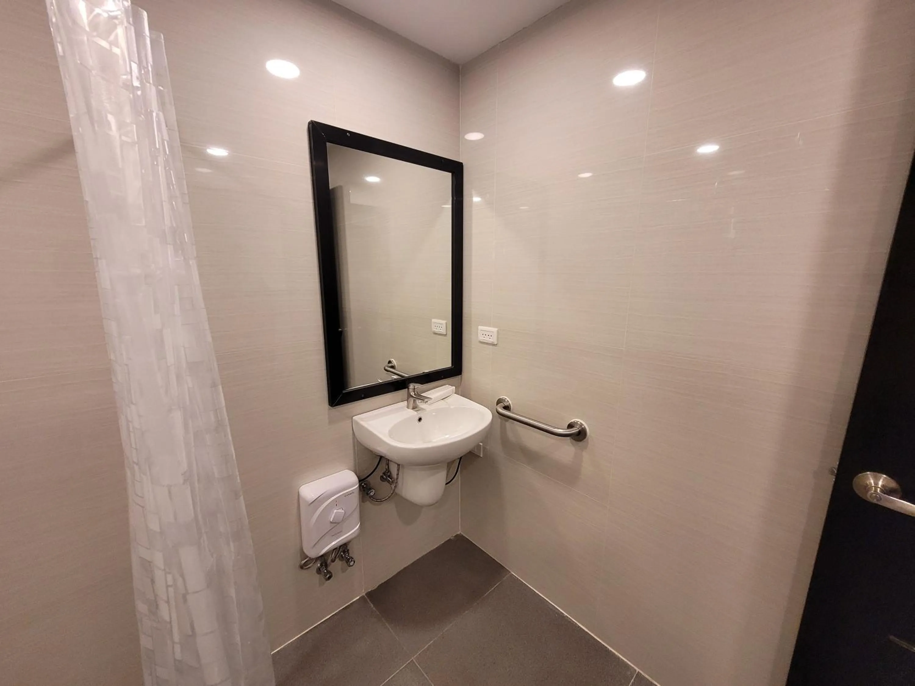 Bathroom in Fernvale Leisure Club and Resort