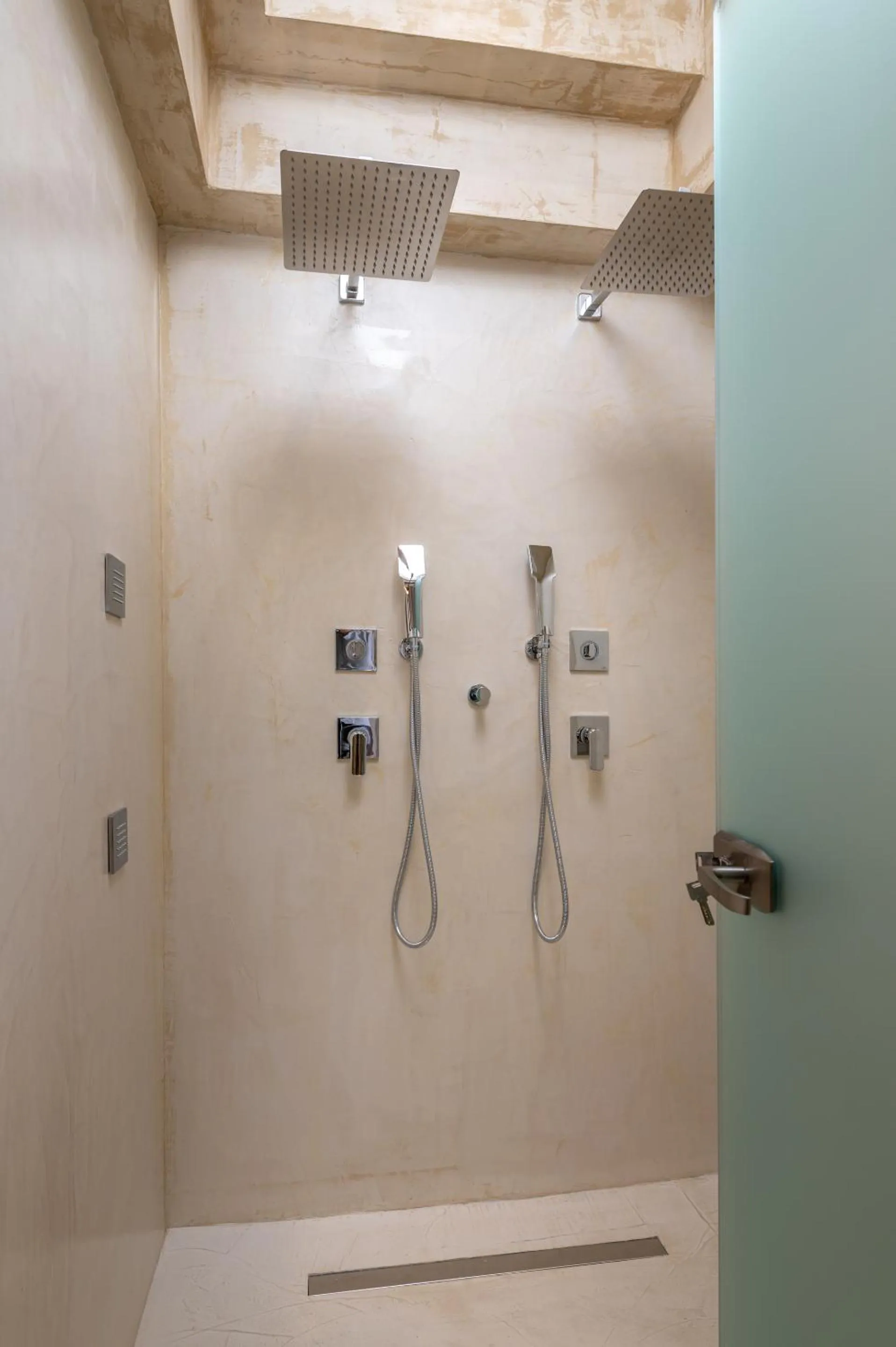 Shower in 10GR Boutique Hotel & Wine Bar