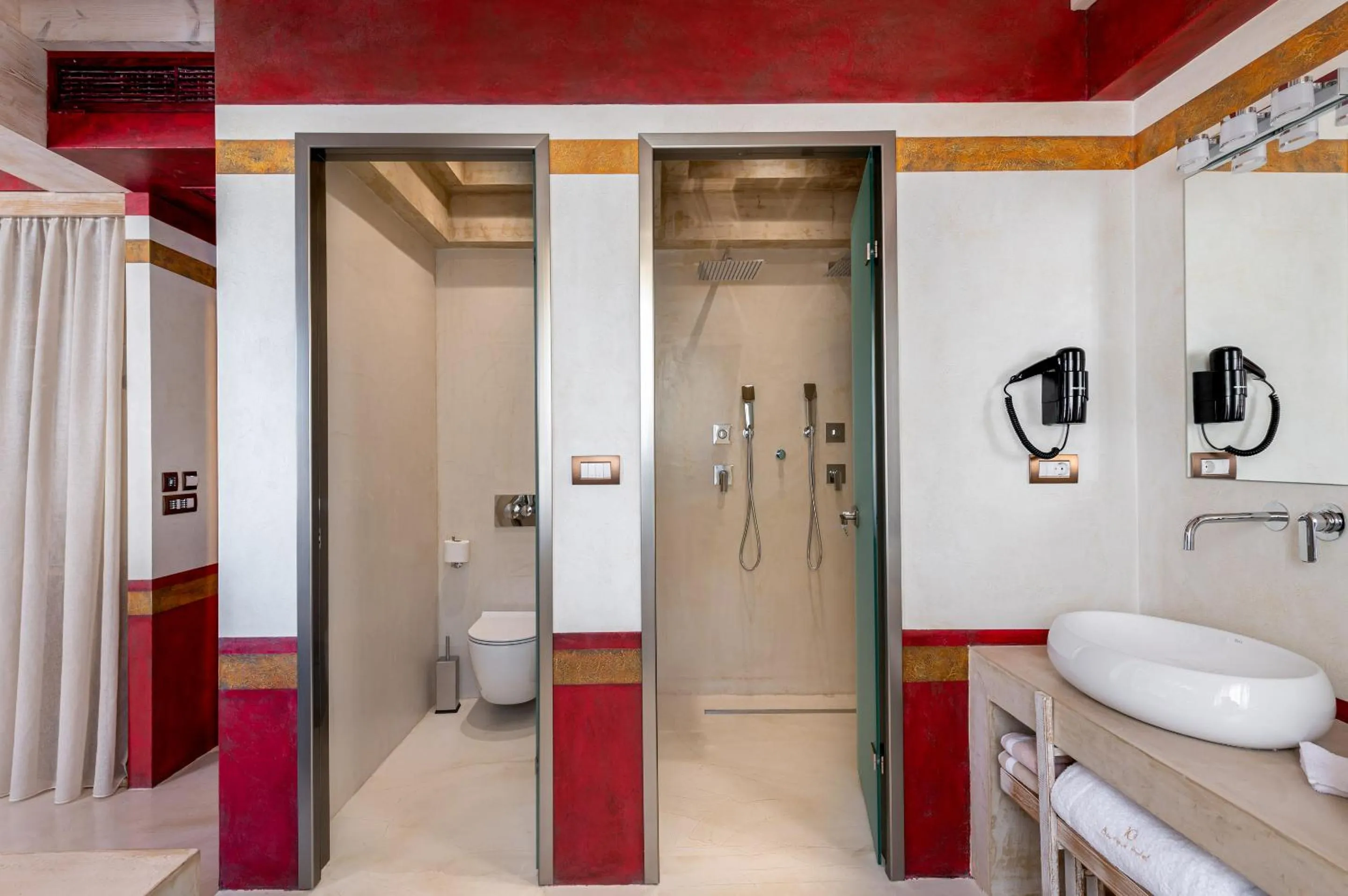 Shower in 10GR Boutique Hotel & Wine Bar