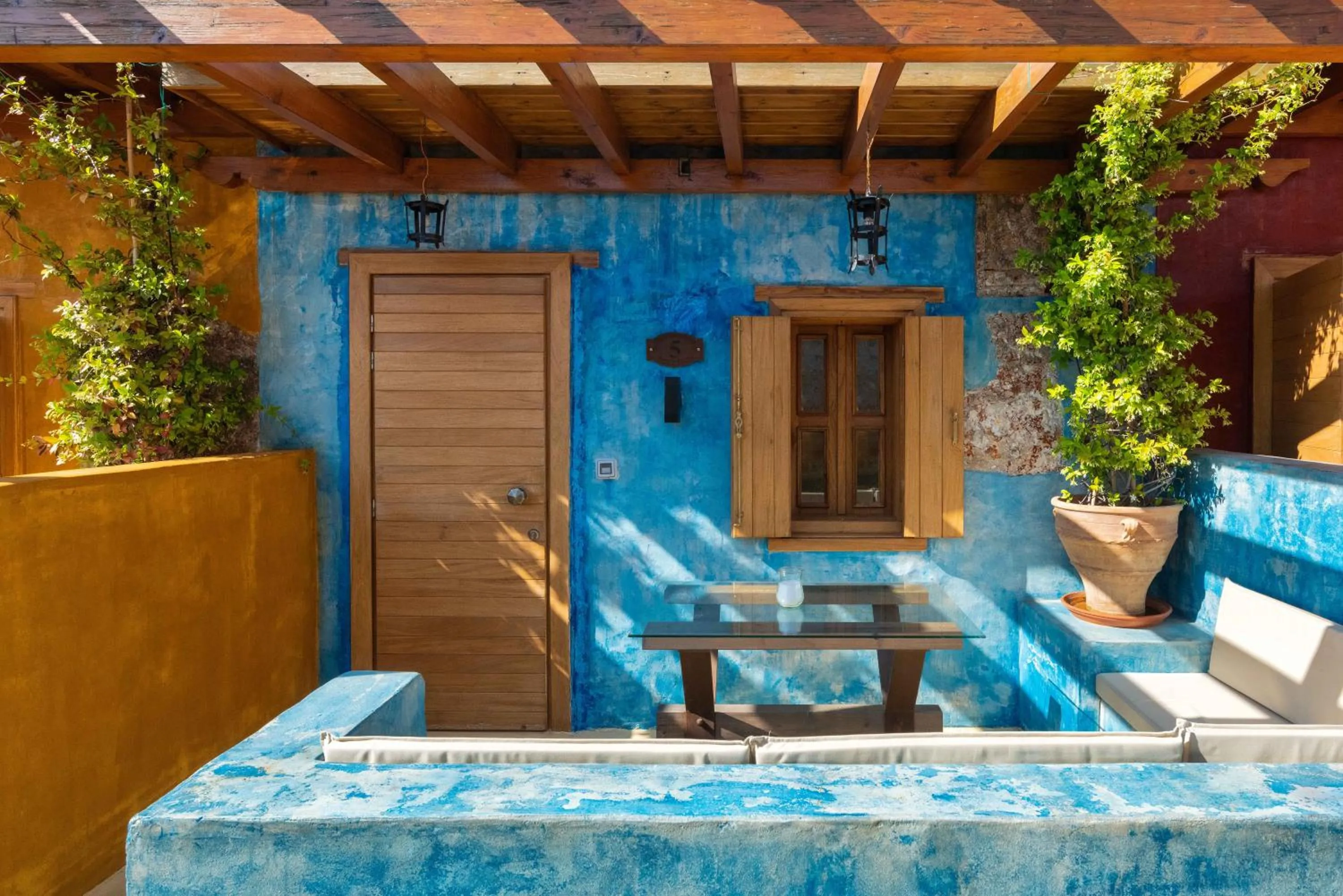 Balcony/Terrace in 10GR Boutique Hotel & Wine Bar