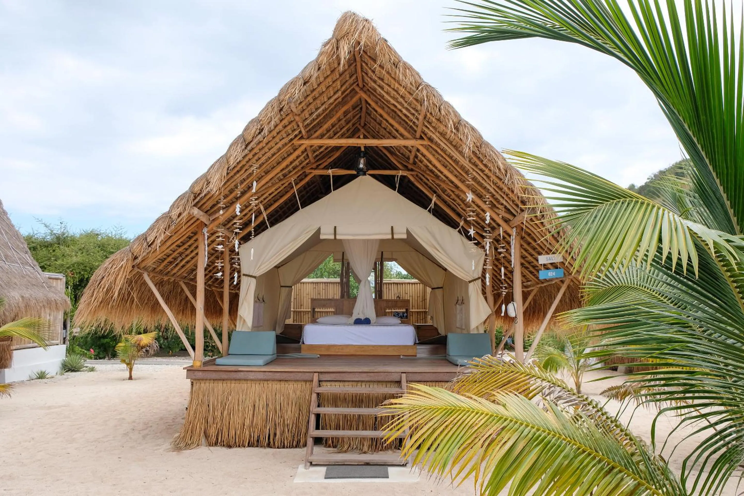 Le Pirate Island - Adults Only