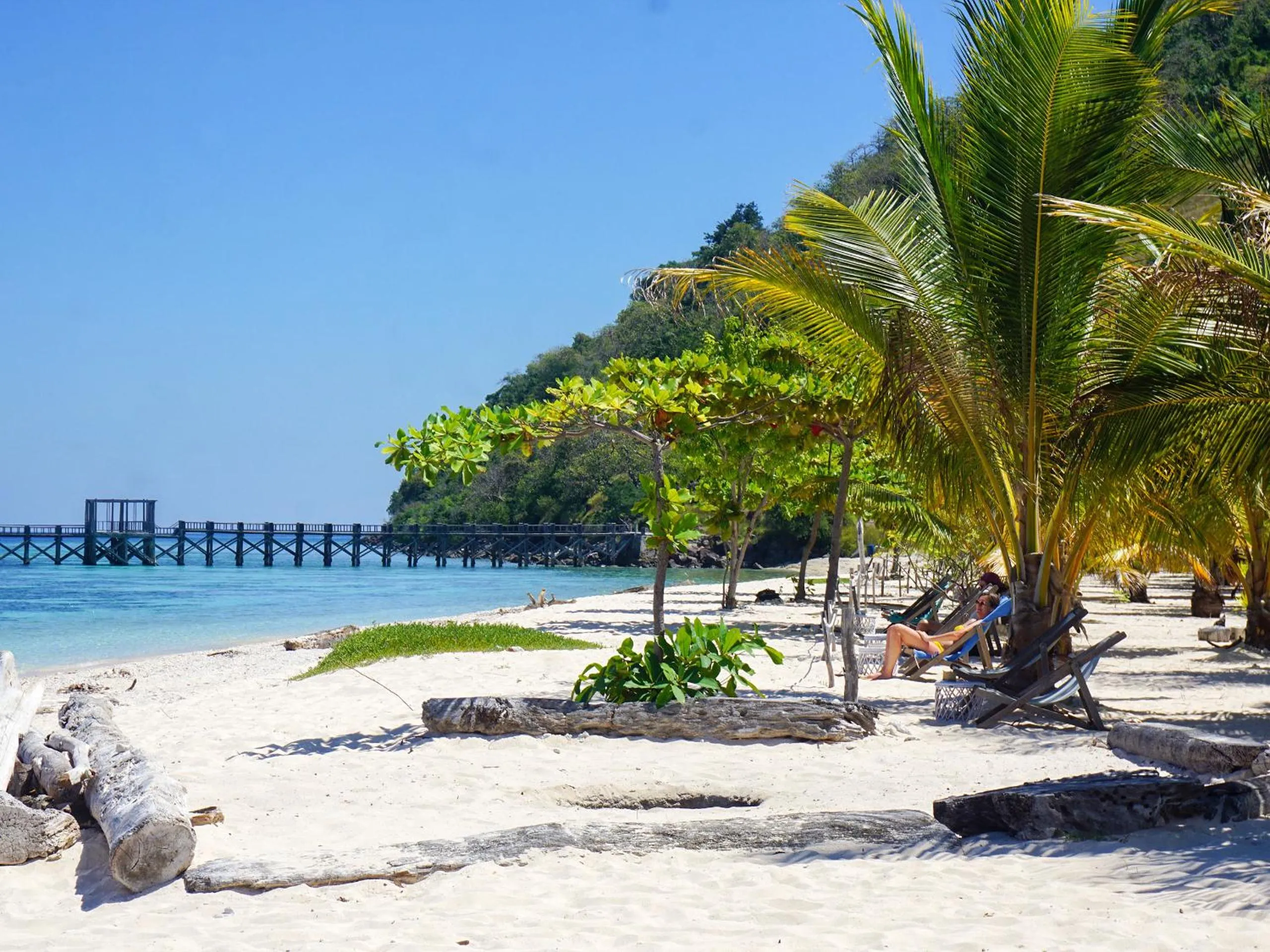 Le Pirate Island - Adults Only