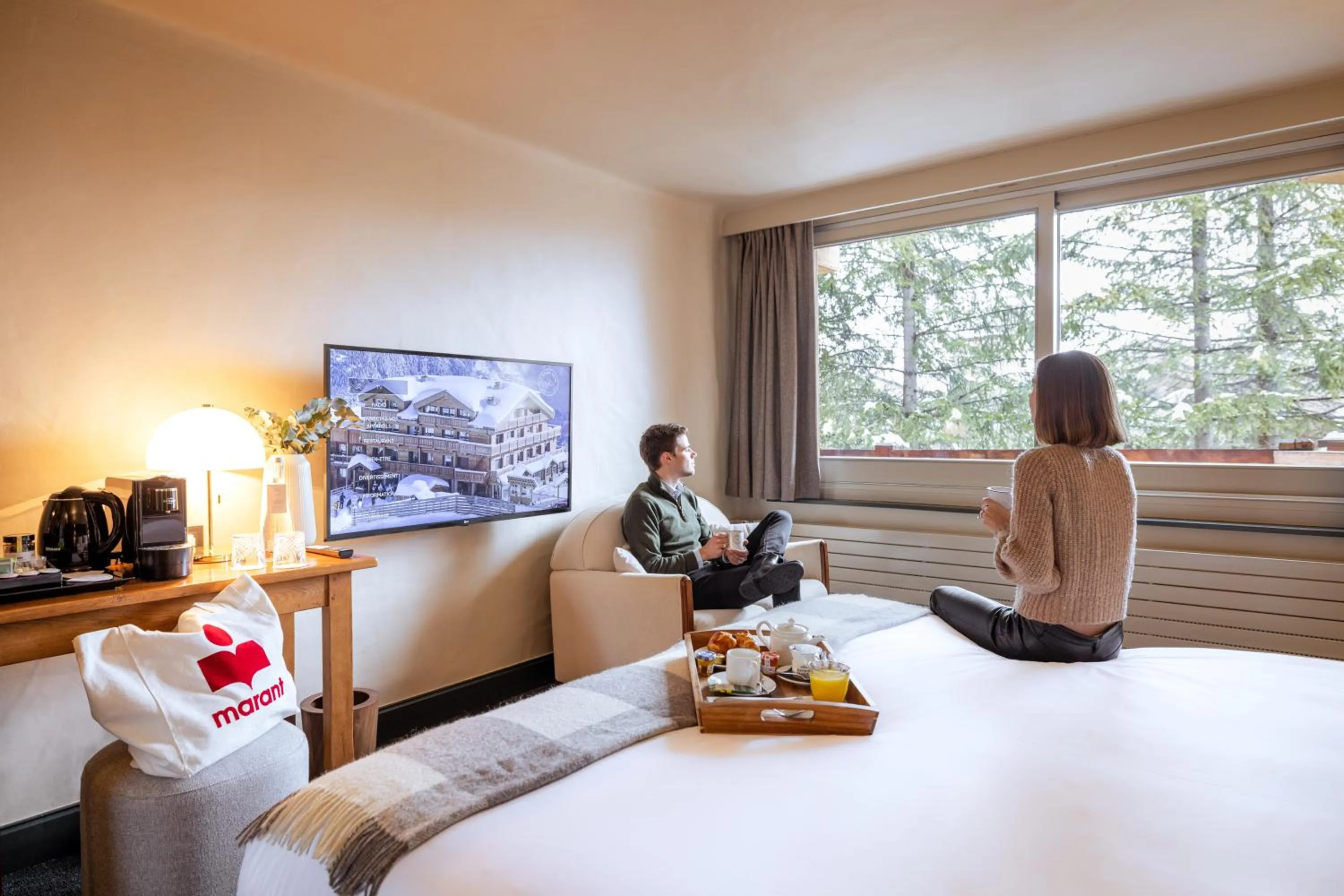 Bedroom, Bed in Grand Hôtel Courchevel 1850