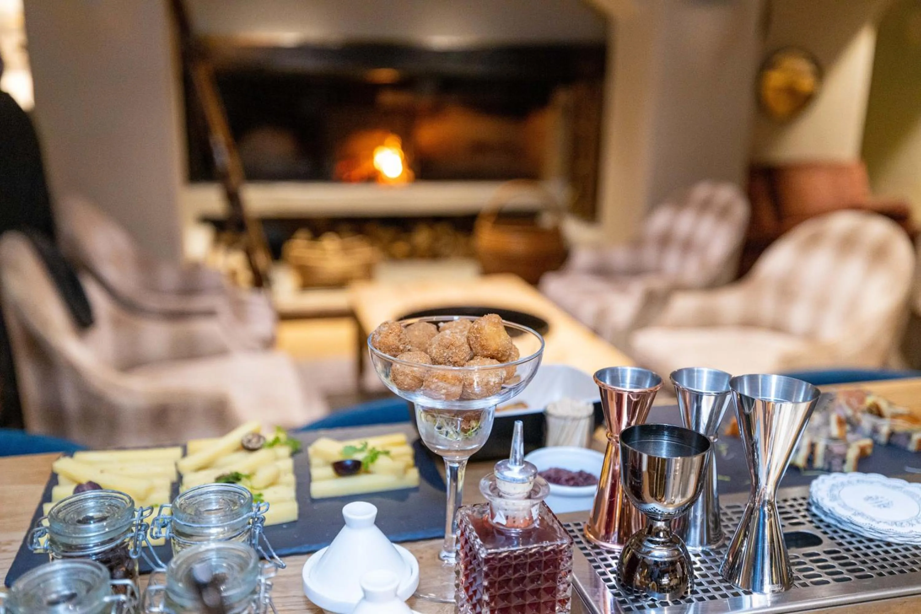 Lounge or bar in Grand Hôtel Courchevel 1850