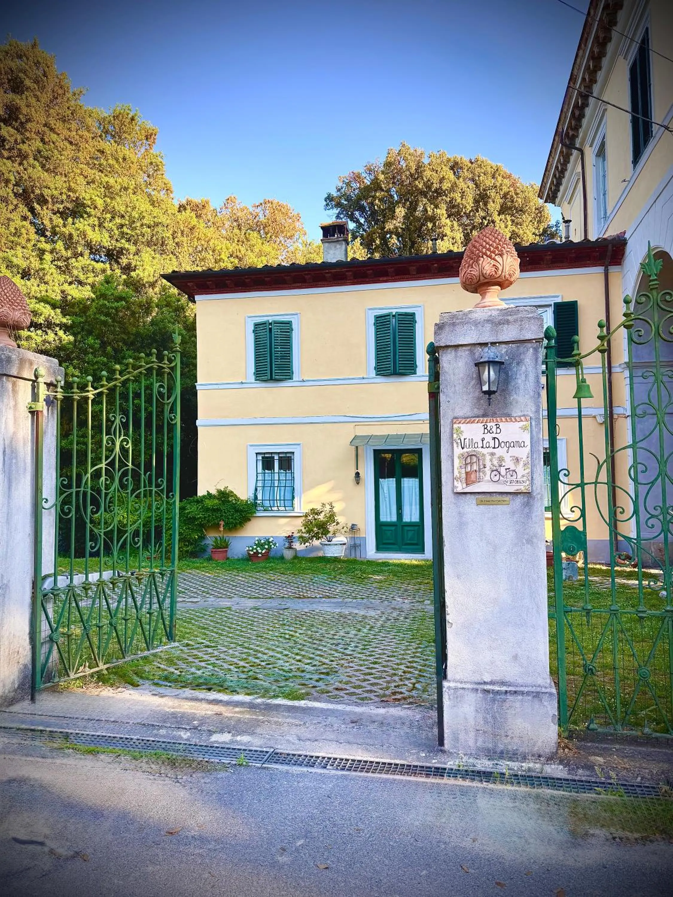 Villa La Dogana B&B di Charme - Historic Villa with a beautiful garden - private parking