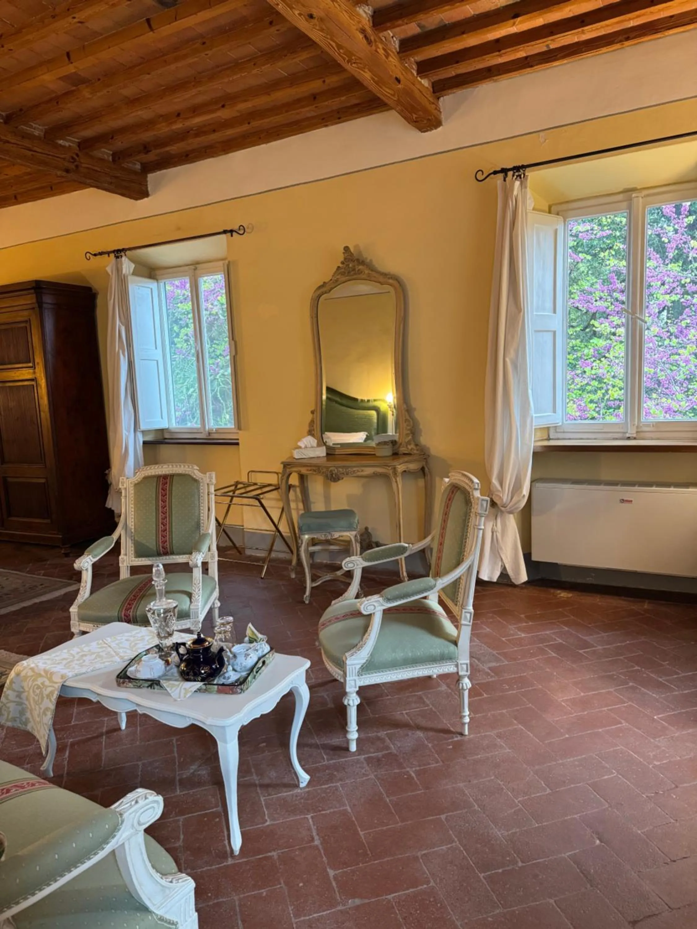 Villa La Dogana B&B di Charme - Historic Villa with a beautiful garden - private parking