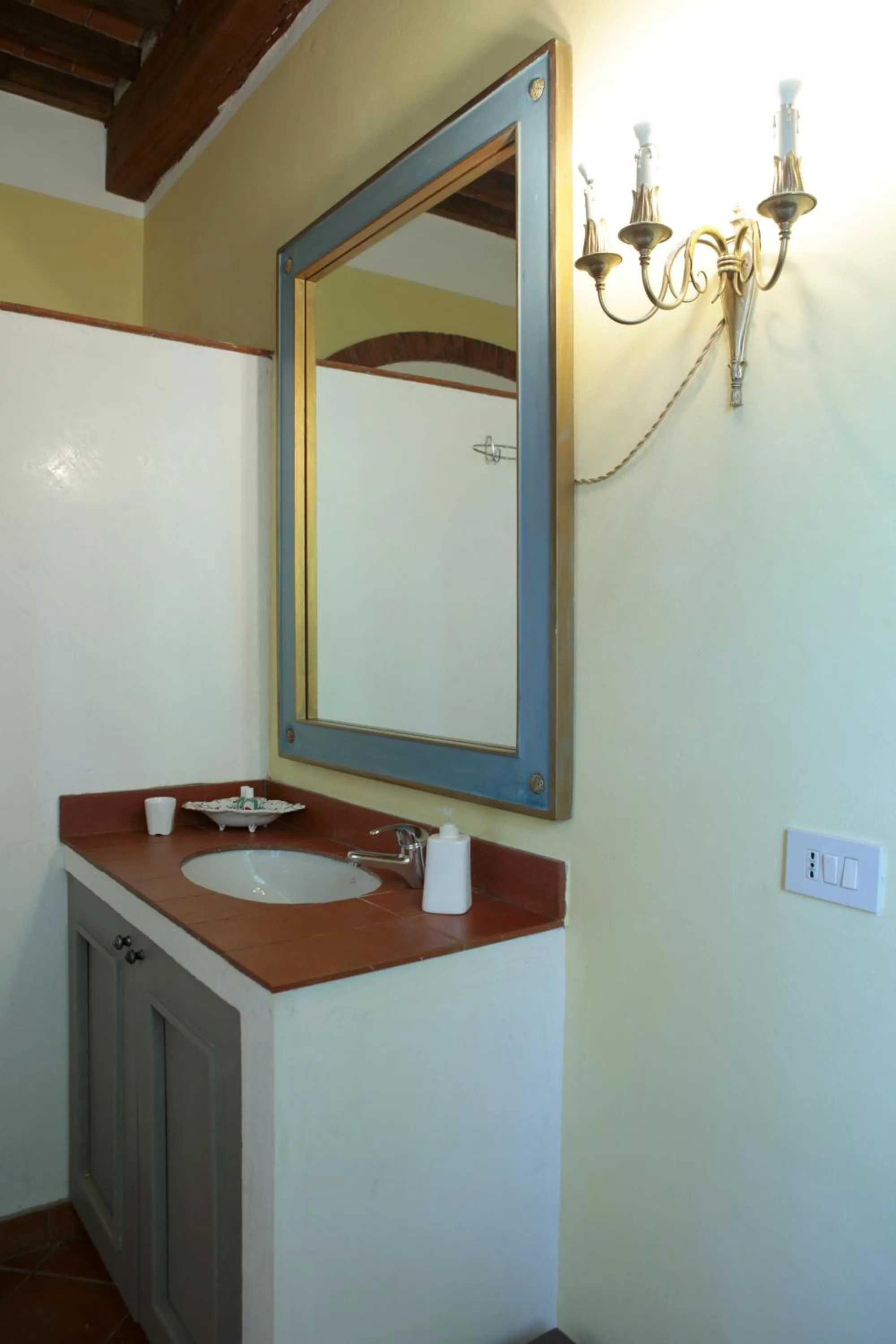 Bathroom in Villa La Dogana B&B di Charme - Historic Villa with a beautiful garden - private parking