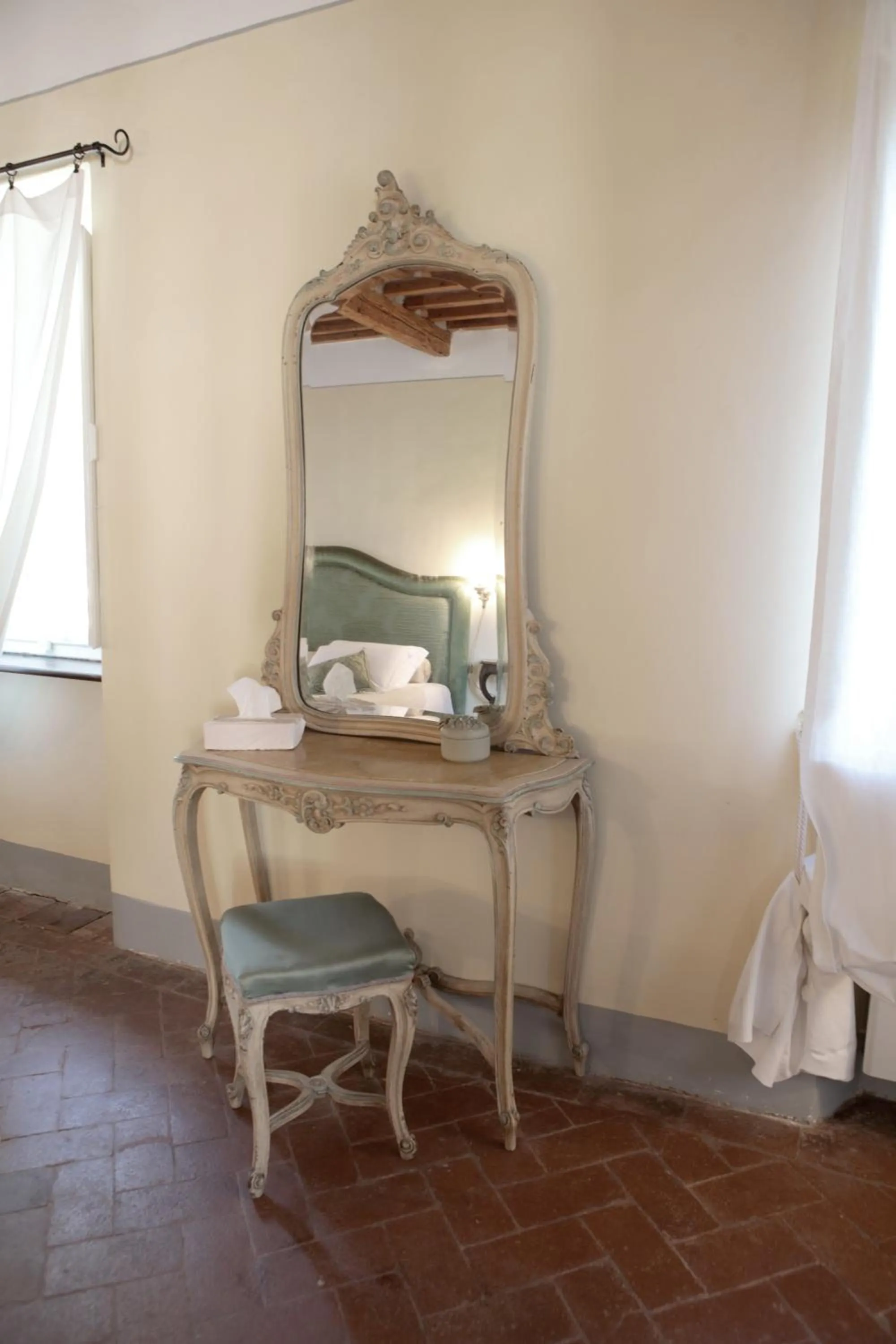 Decorative detail in Villa La Dogana B&B di Charme - Historic Villa with a beautiful garden - private parking