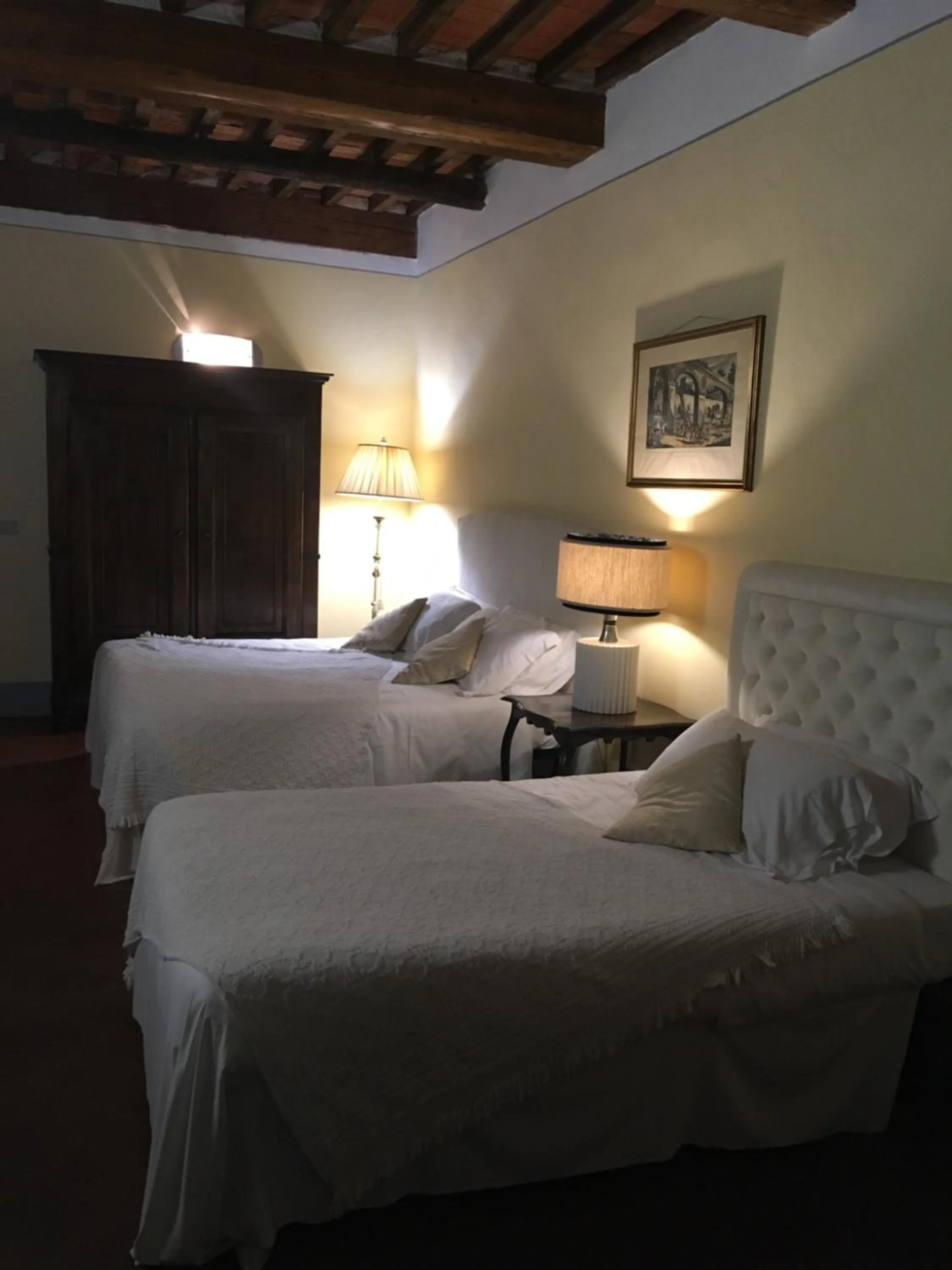 Photo of the whole room, Bed in Villa La Dogana B&B di Charme - Historic Villa with a beautiful garden - private parking