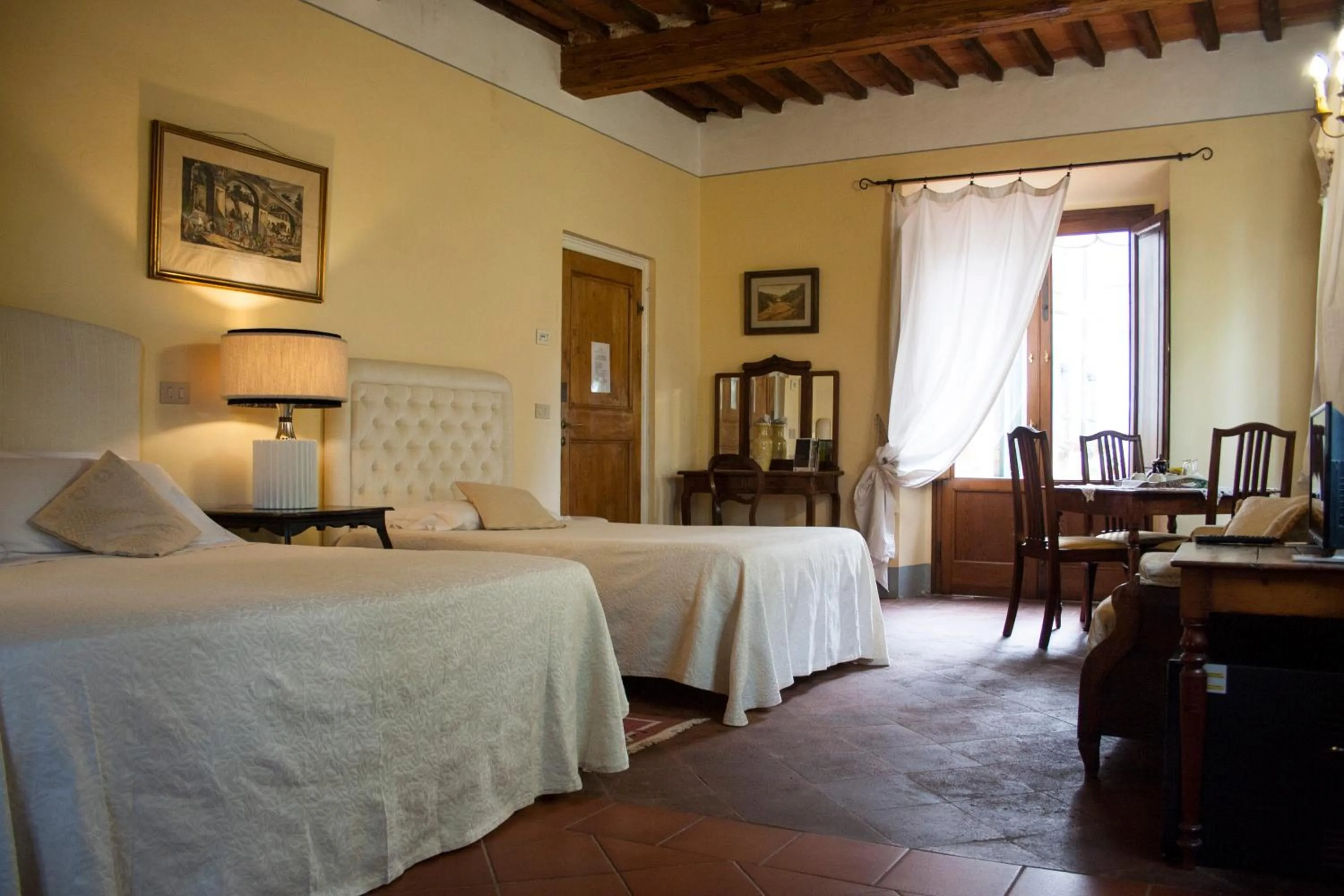 Photo of the whole room, Bed in Villa La Dogana B&B di Charme - Historic Villa with a beautiful garden - private parking