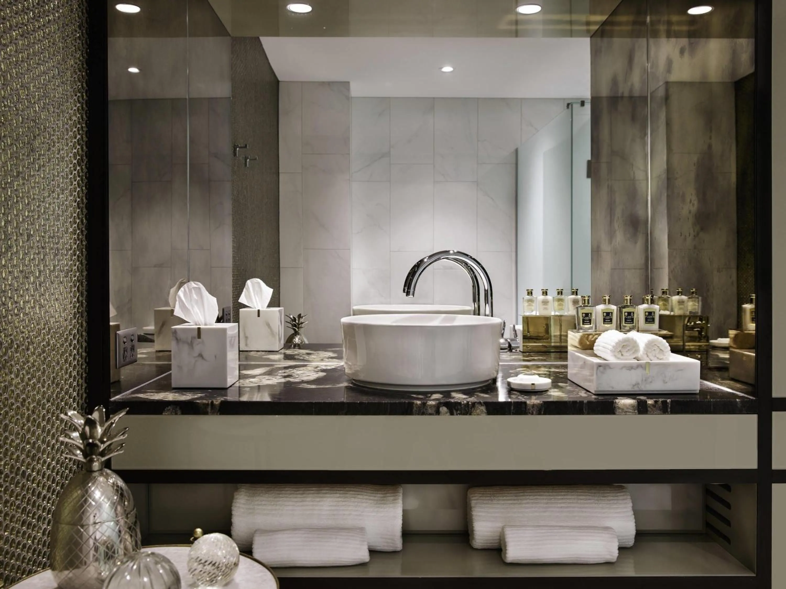 Photo of the whole room in Fable Auckland, MGallery