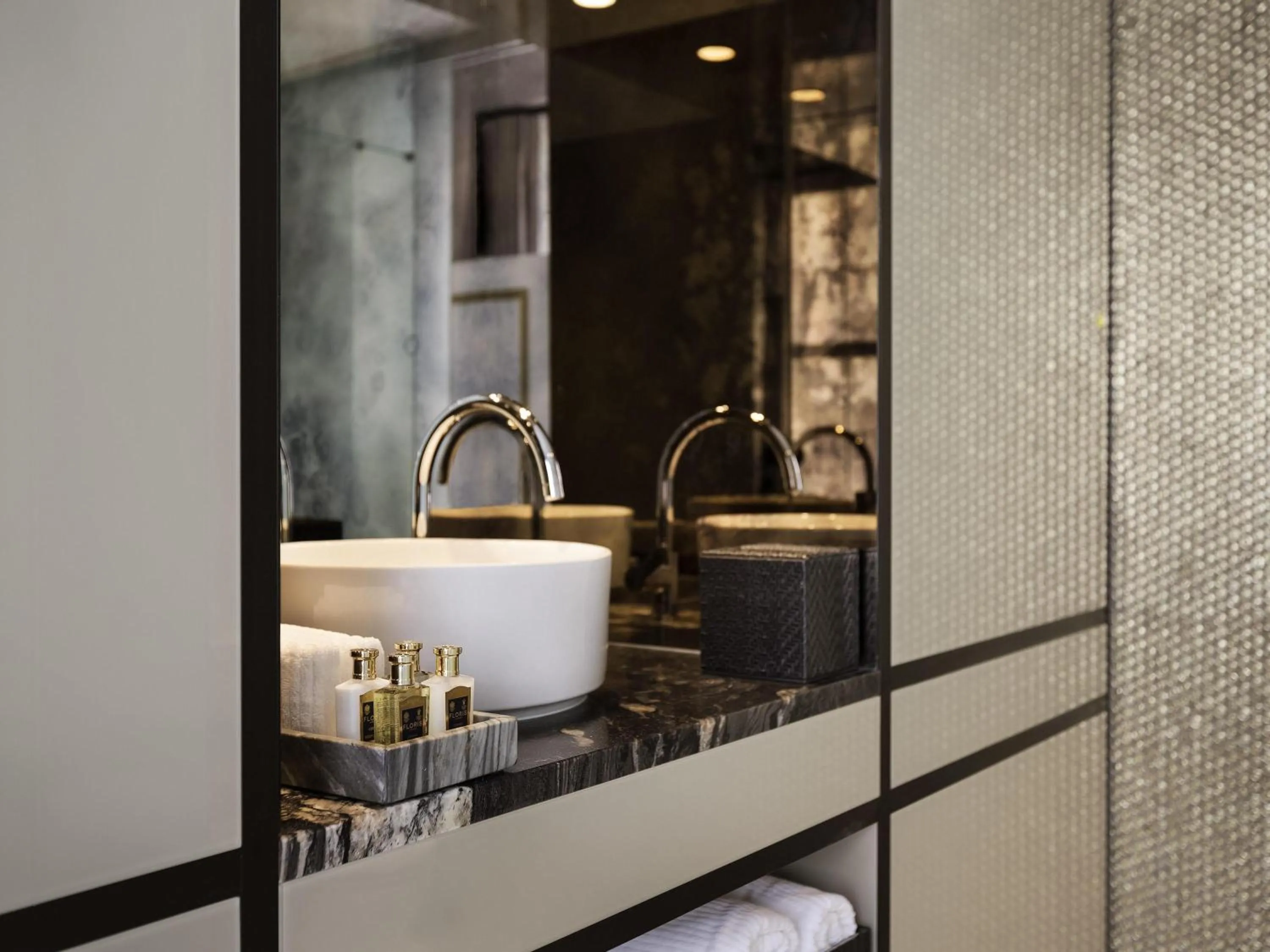 Bedroom in Fable Auckland, MGallery