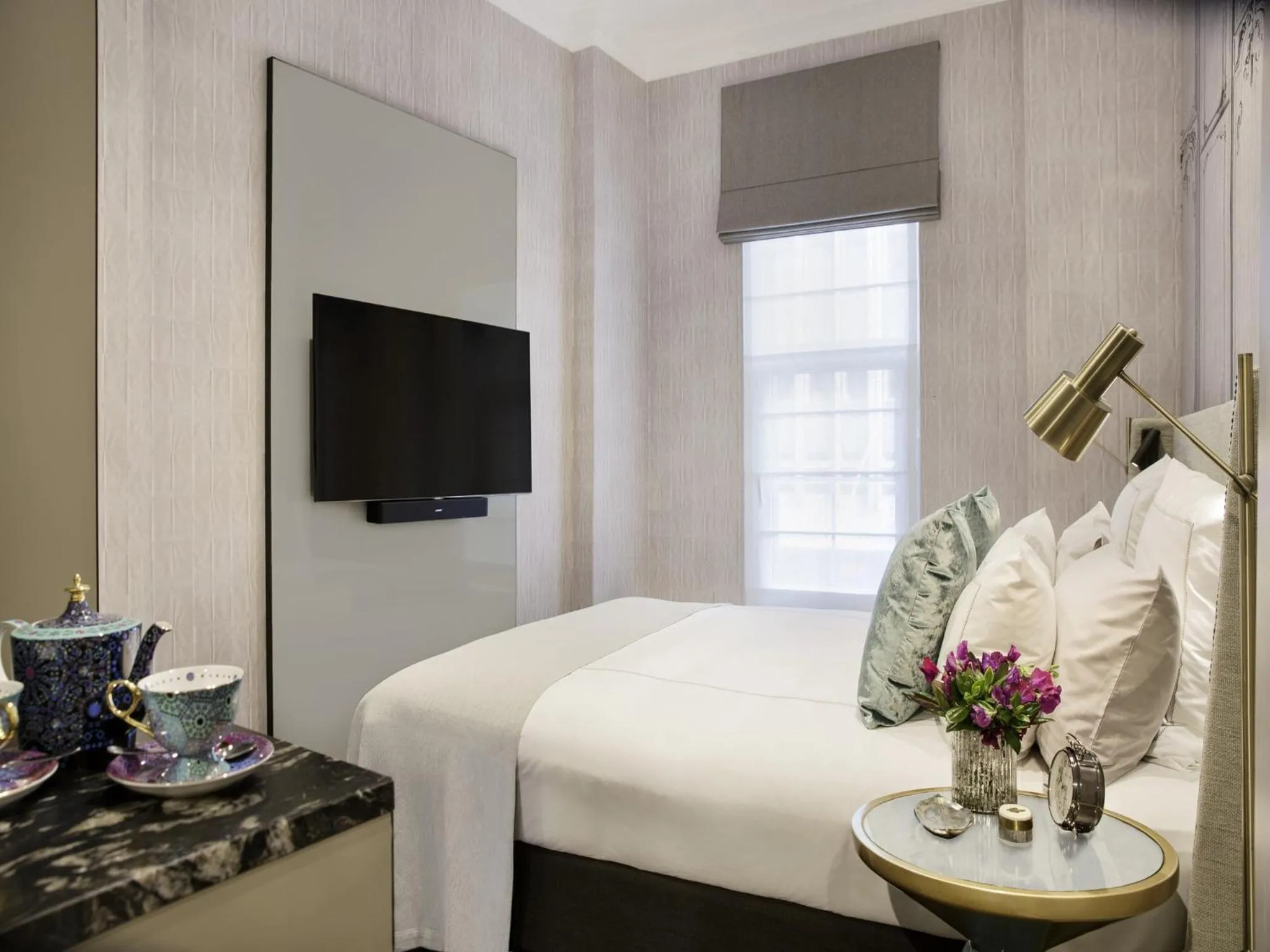 TV and multimedia in Fable Auckland, MGallery