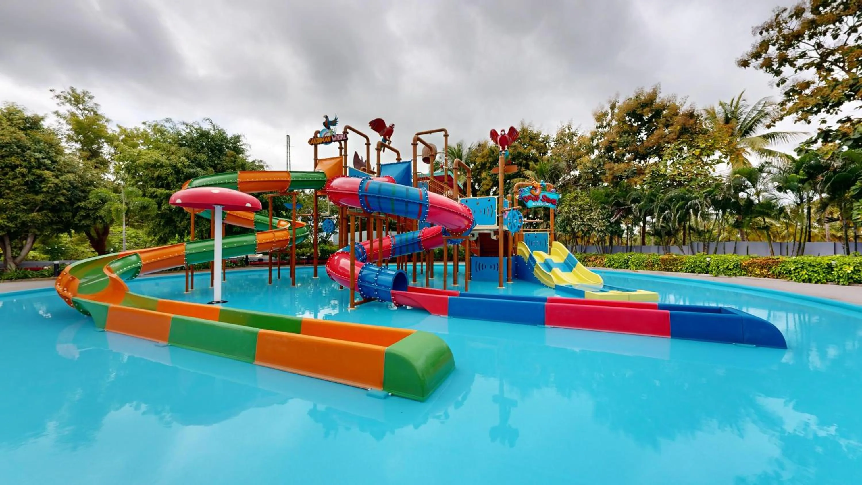 Swimming pool in Wonderla Resort