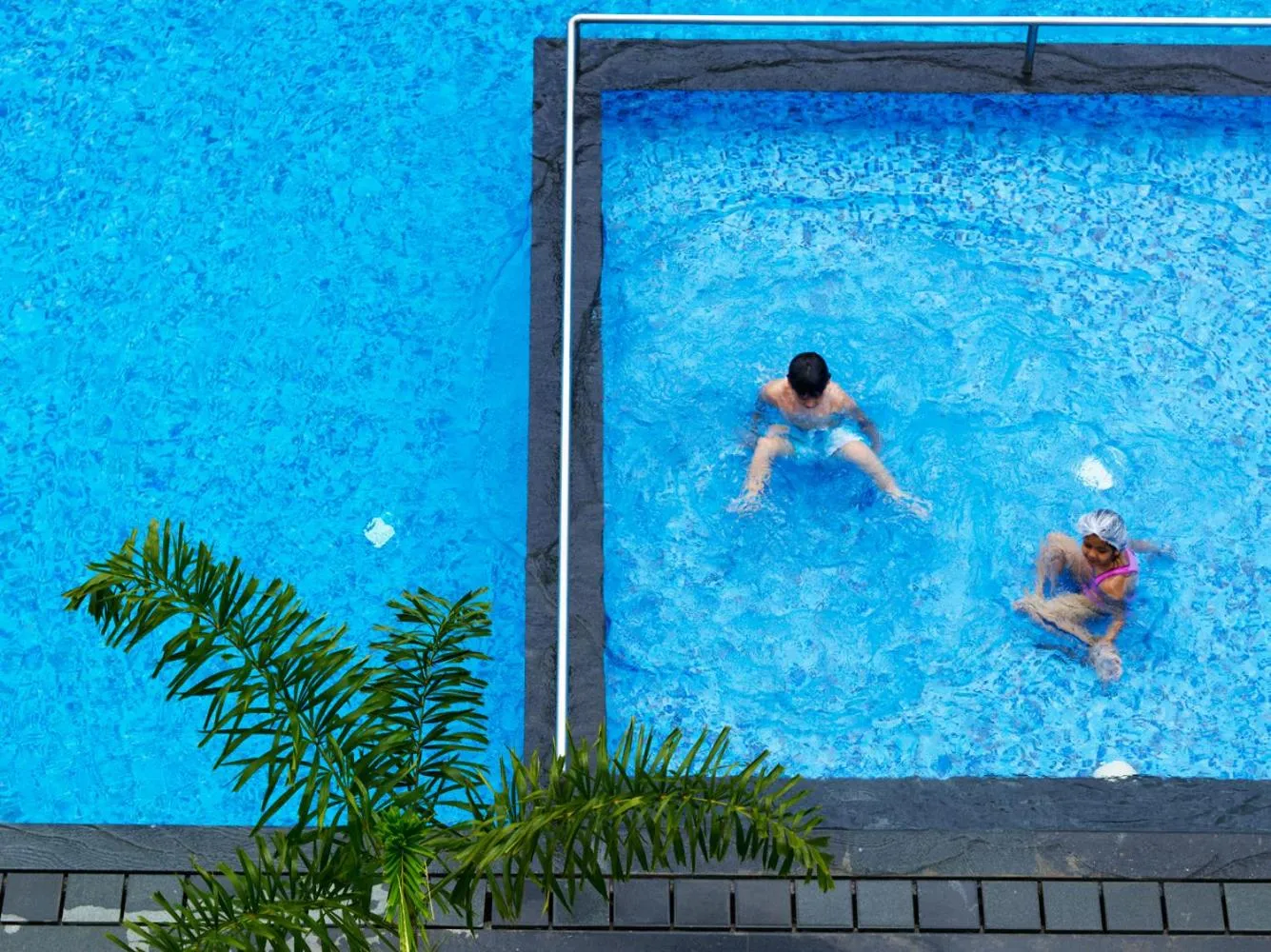 Swimming pool in Wonderla Resort