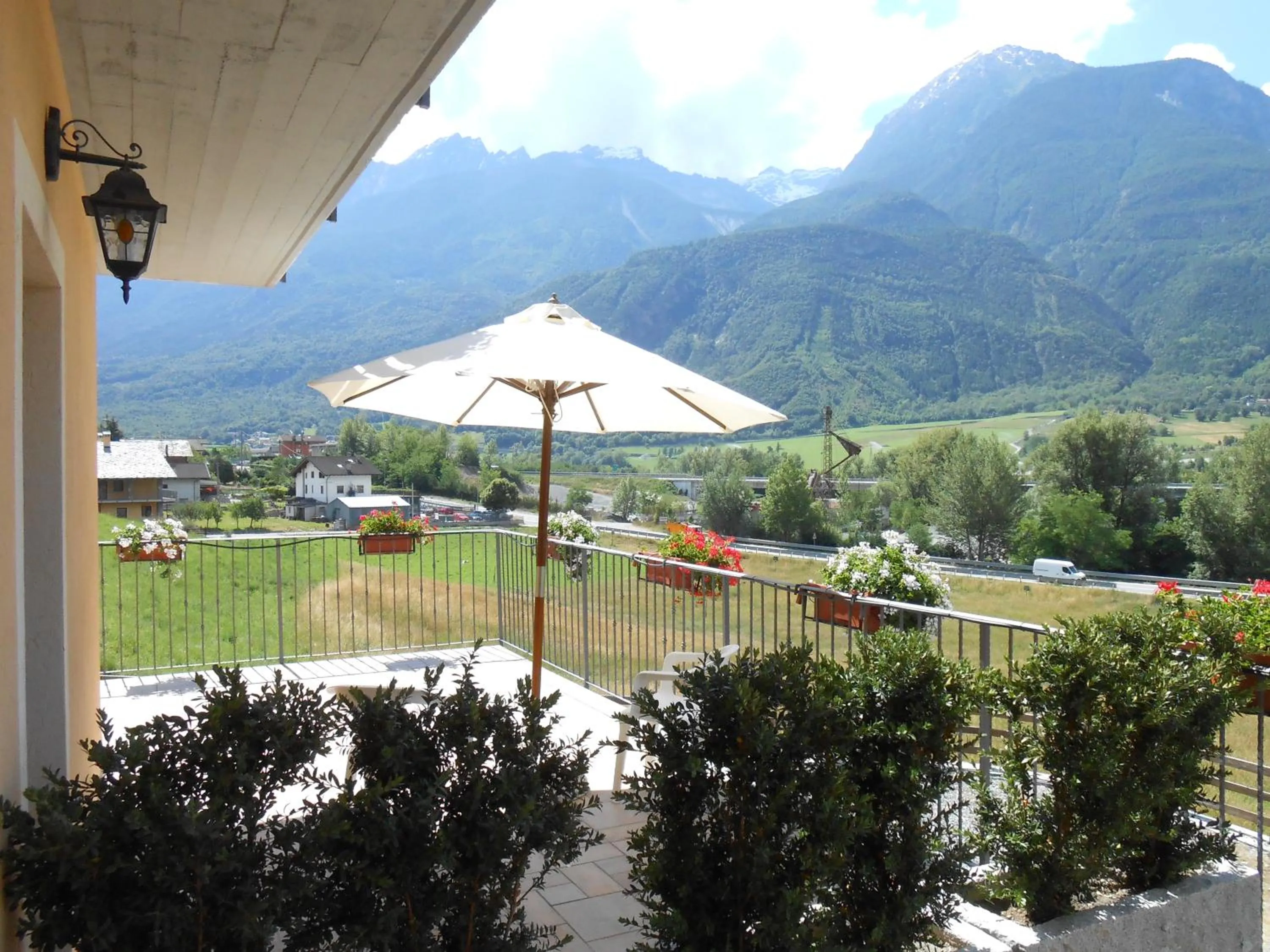 Mountain view in Affittacamere Les Noyers