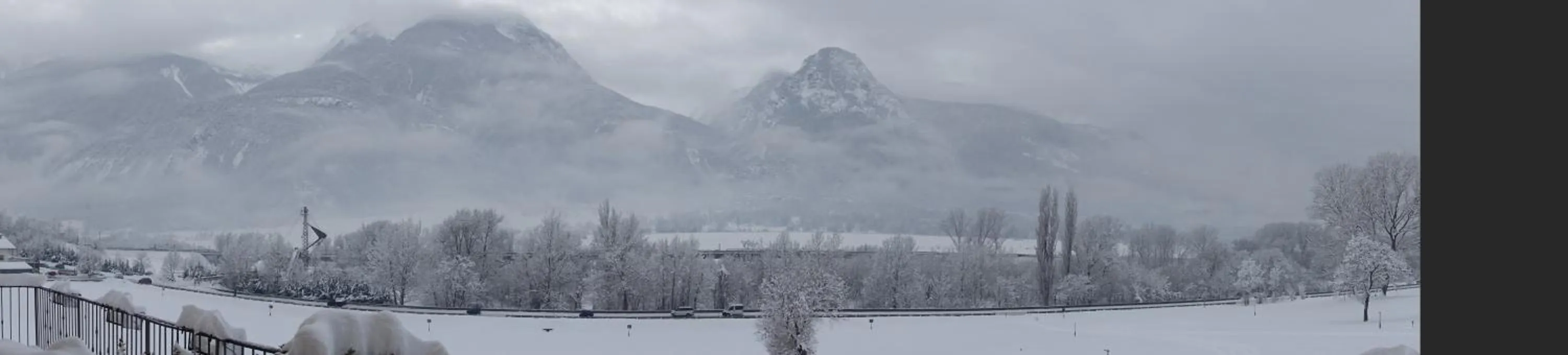 Mountain view in Affittacamere Les Noyers
