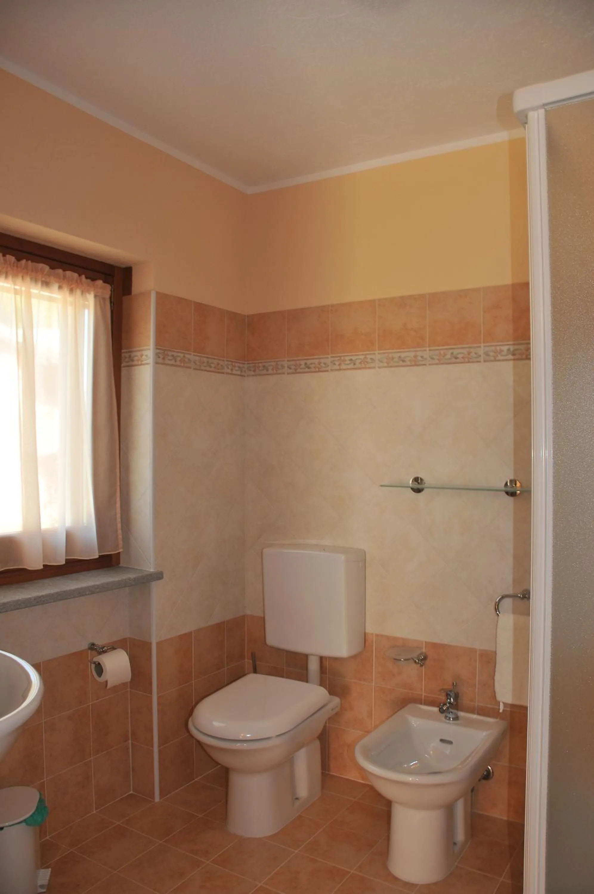 Bathroom in Affittacamere Les Noyers