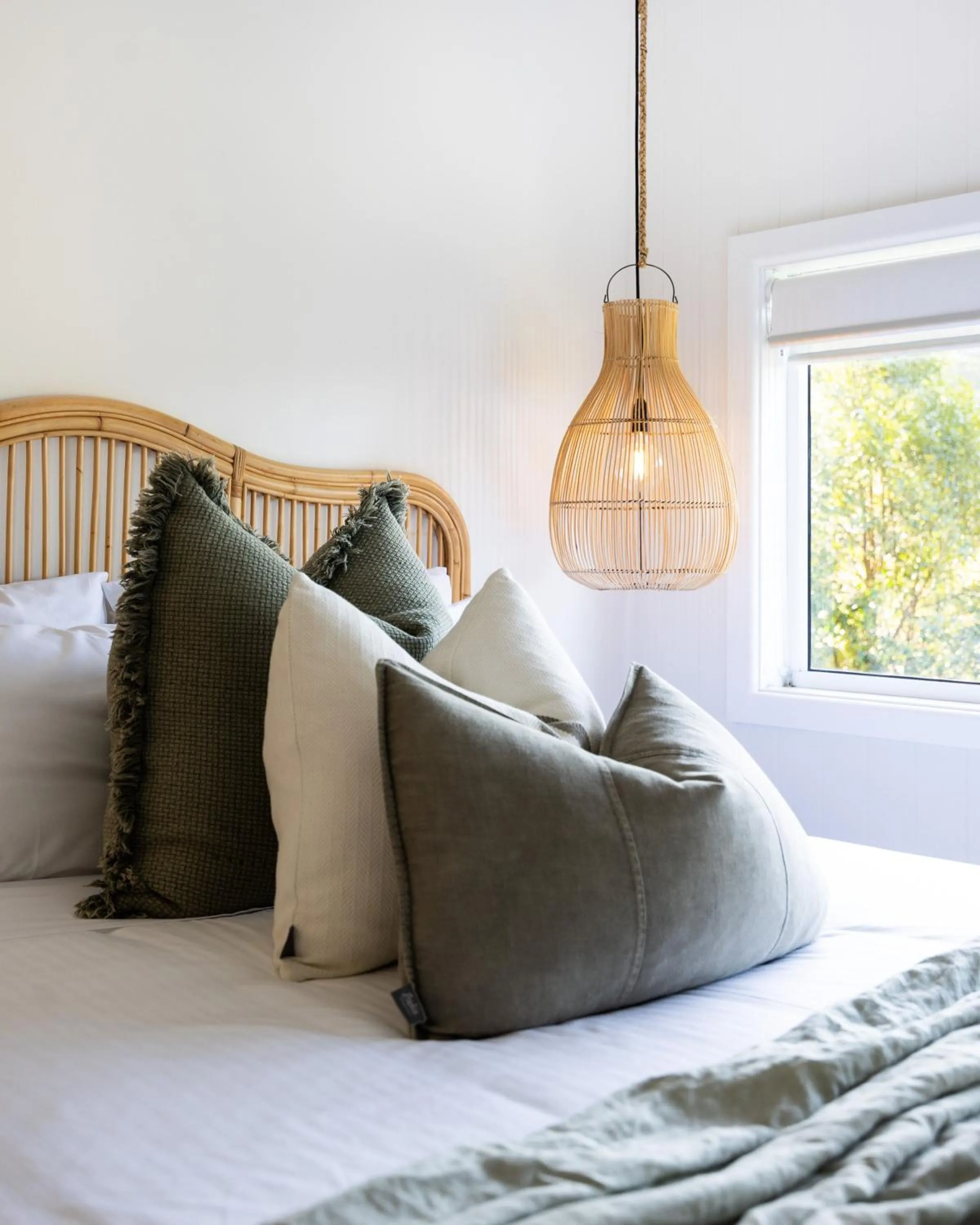 Bed in Pebbly Beach Escape