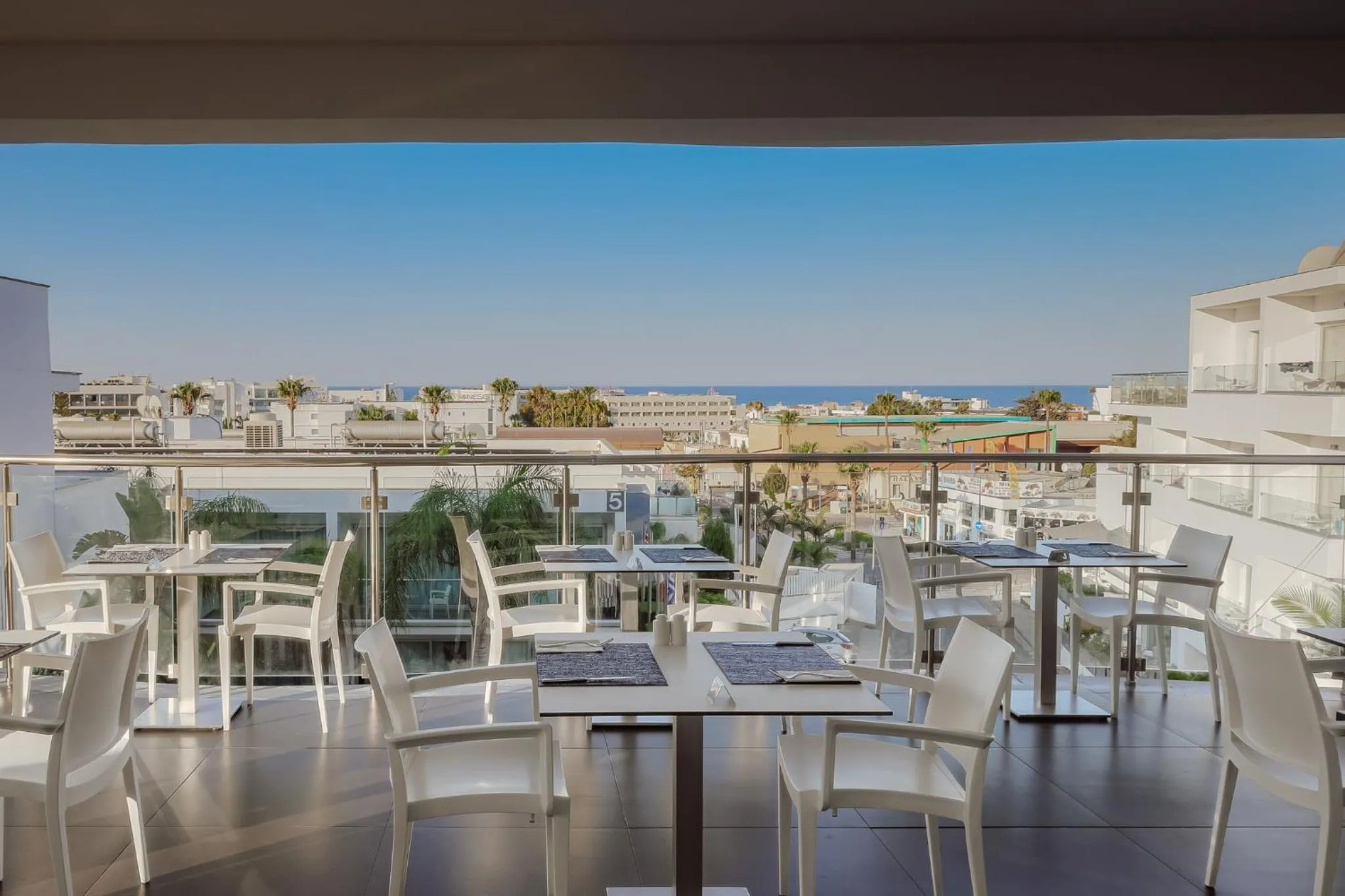 Restaurant/places to eat in Tasia Maris Oasis