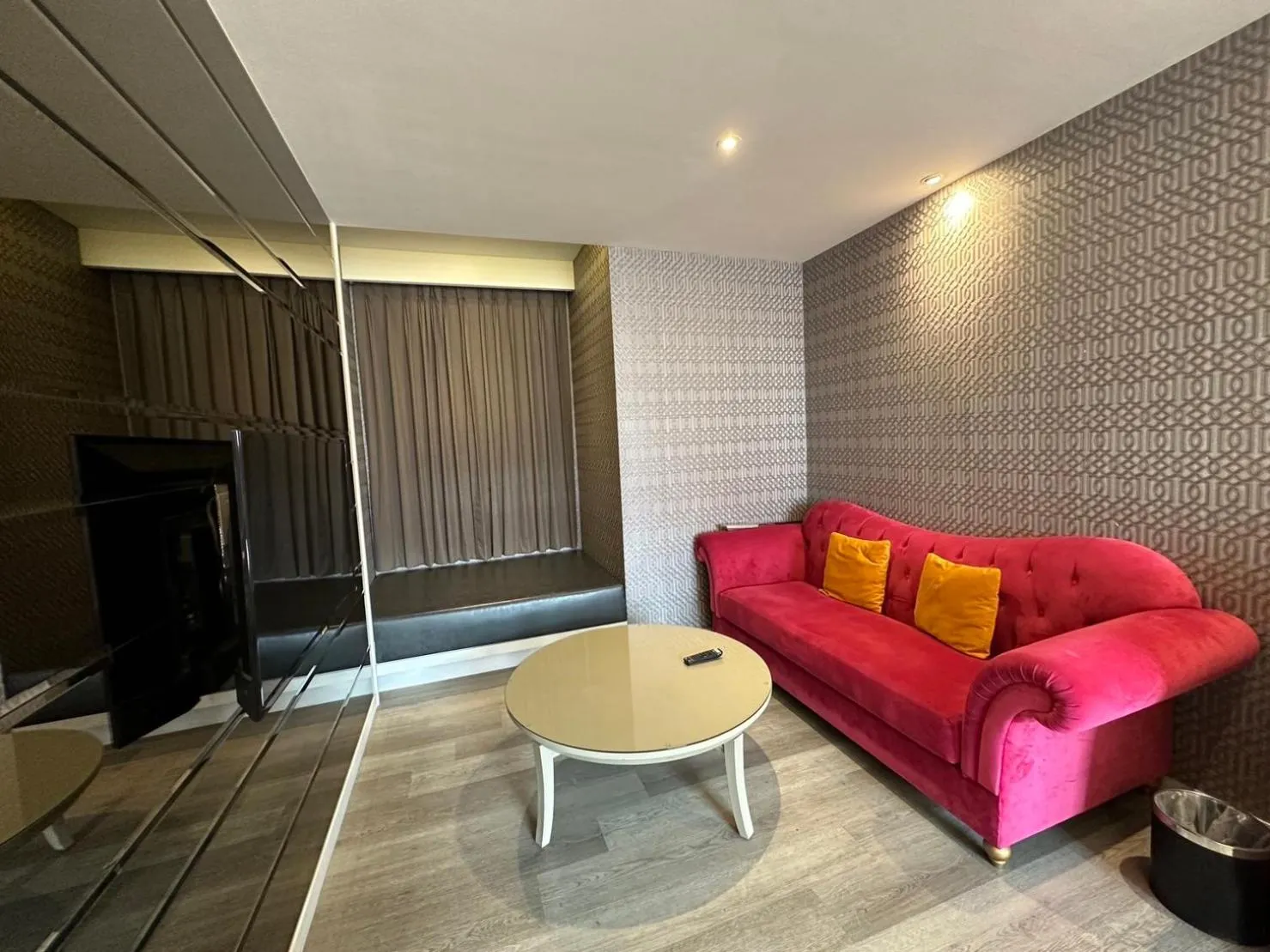 Property building in Song Xia Motel