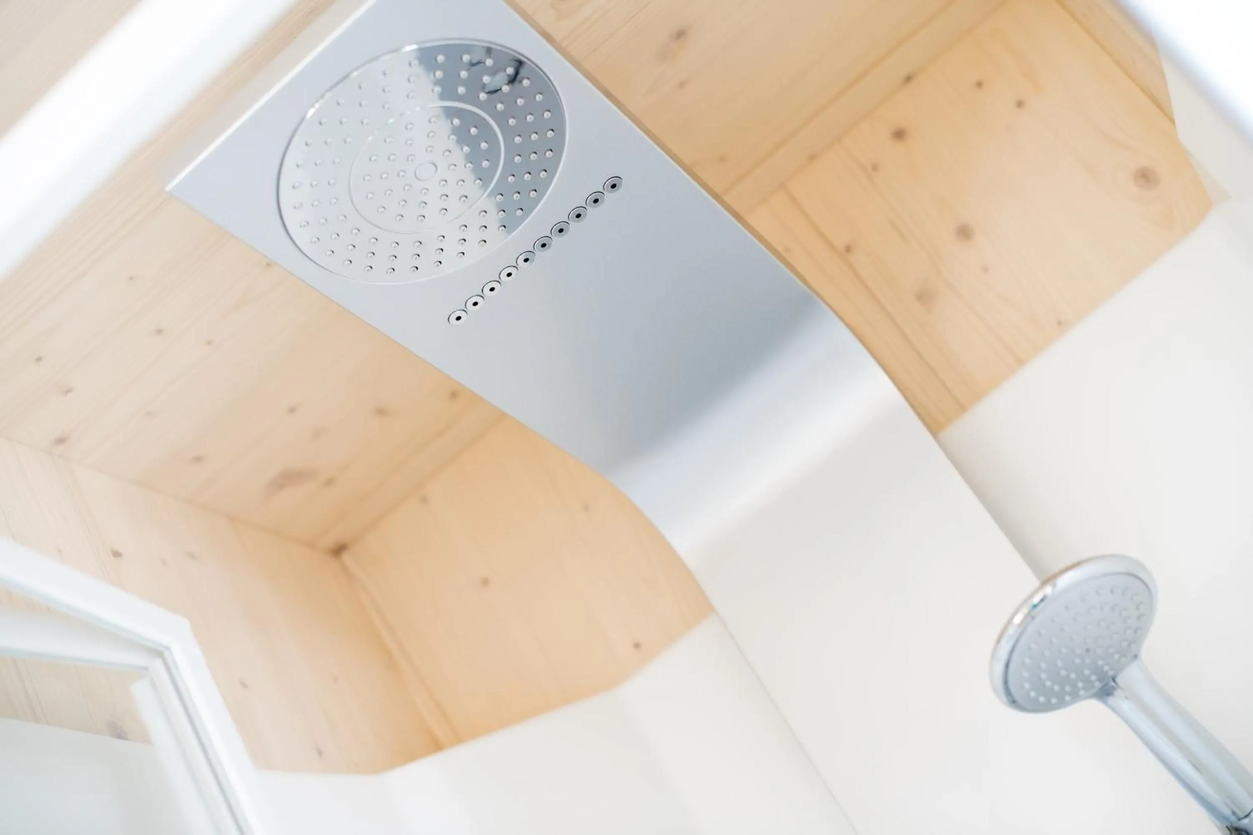 Shower in Fields of Ellis