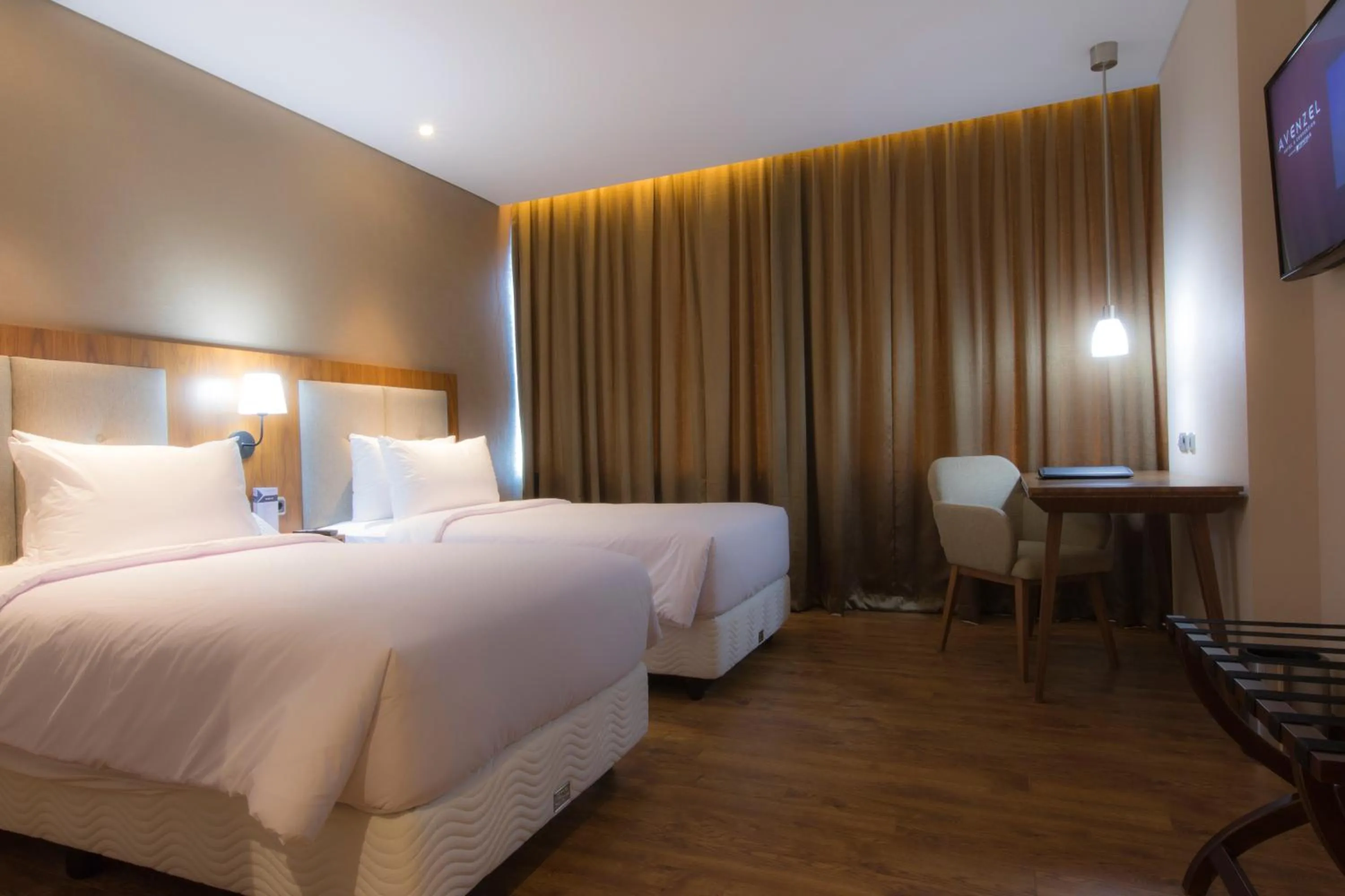 Bed in Avenzel Hotel & Convention Cibubur