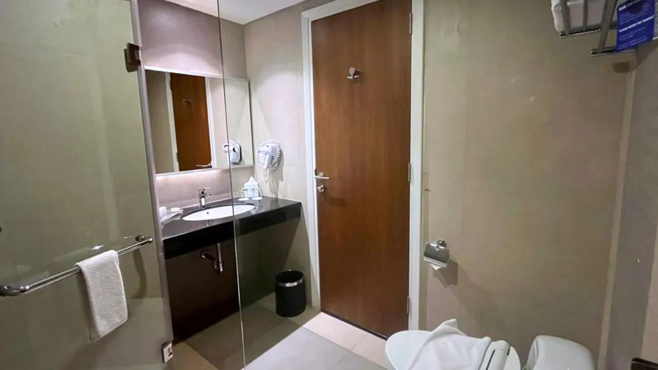 Bathroom in Avenzel Hotel & Convention Cibubur