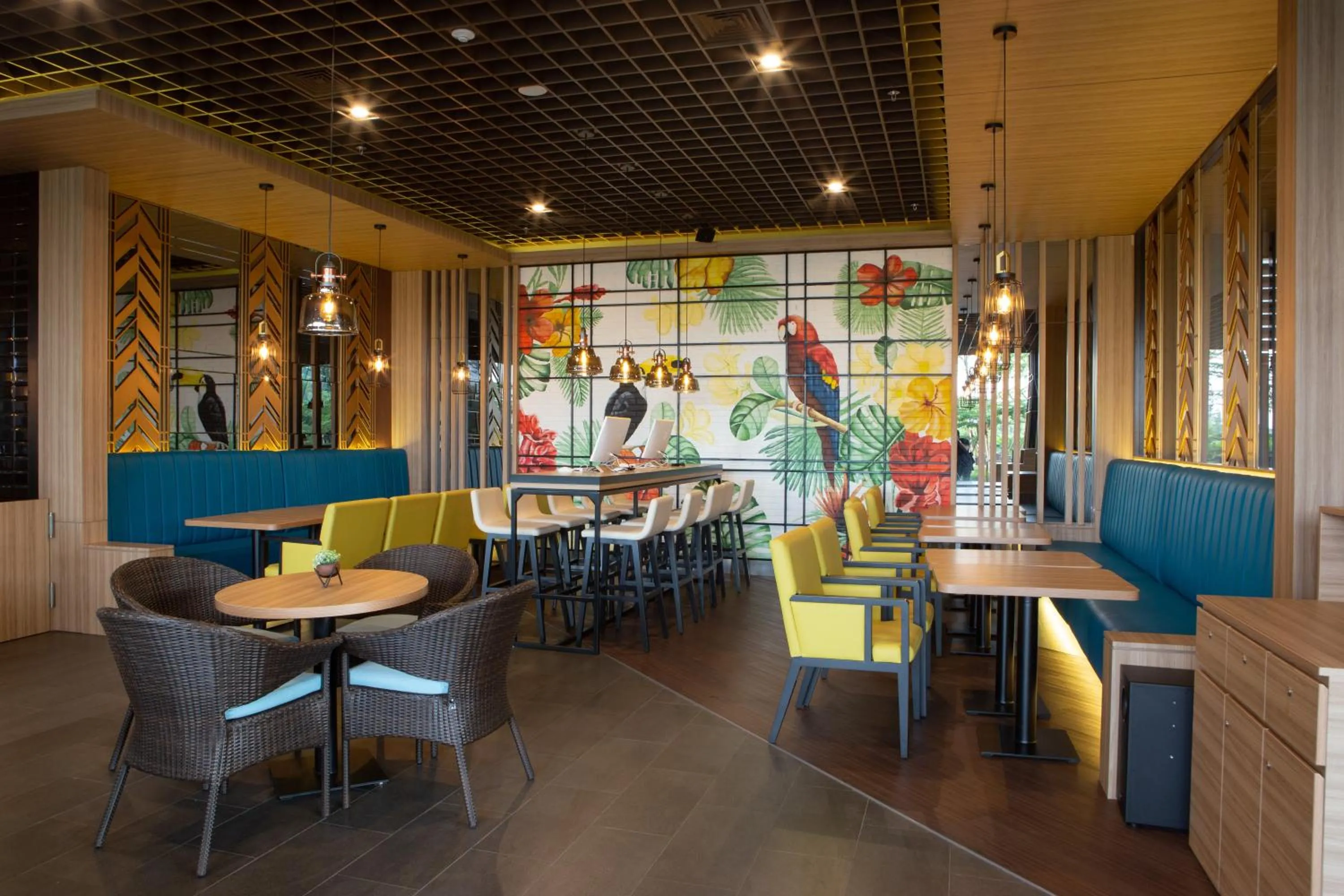 Lounge or bar in Avenzel Hotel & Convention Cibubur