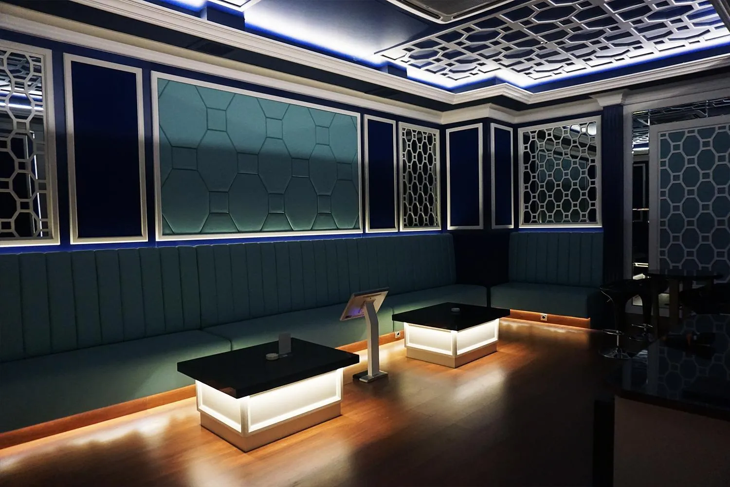 Karaoke in Avenzel Hotel & Convention Cibubur