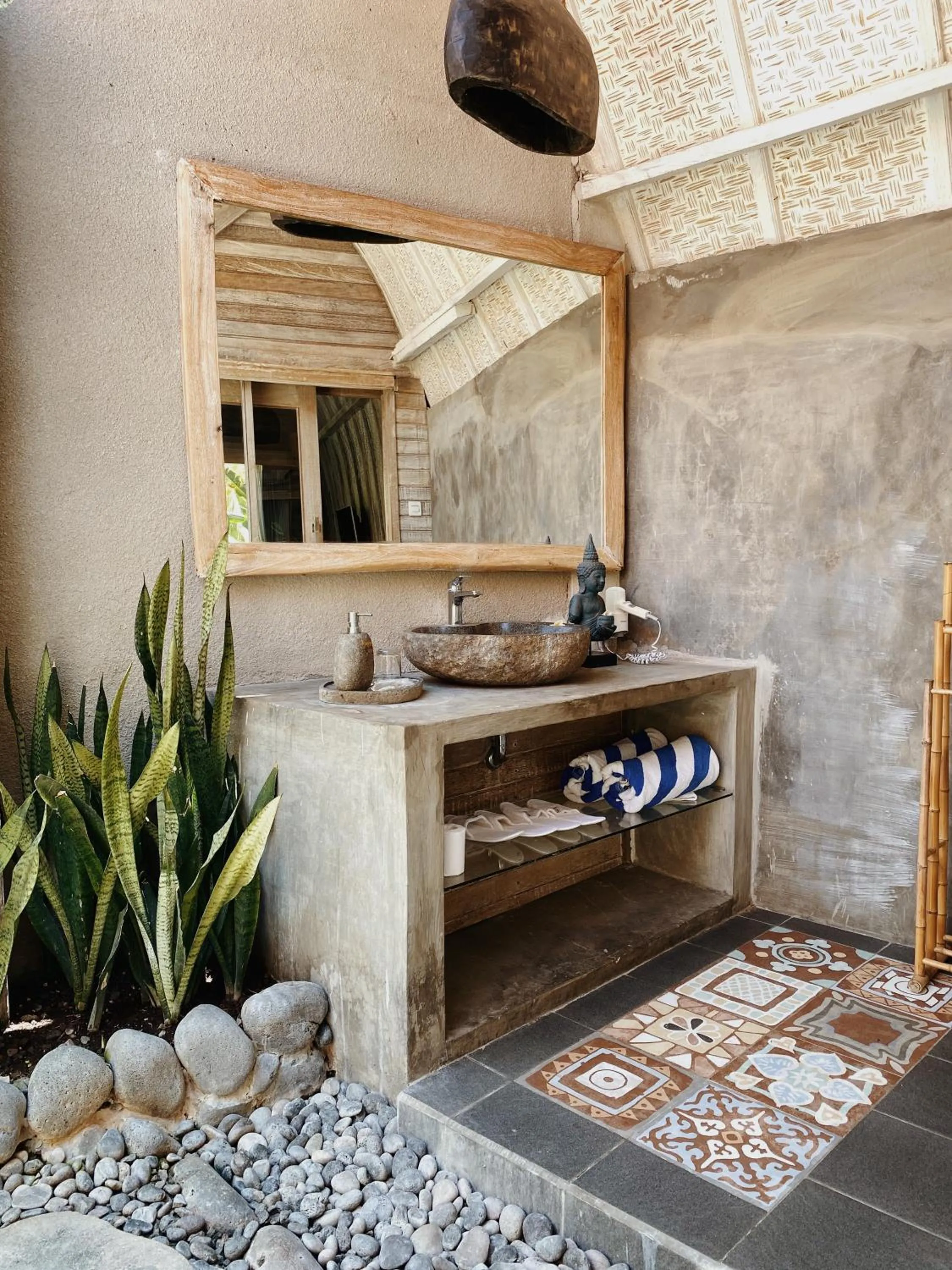 Bathroom in Kompyang Cottage