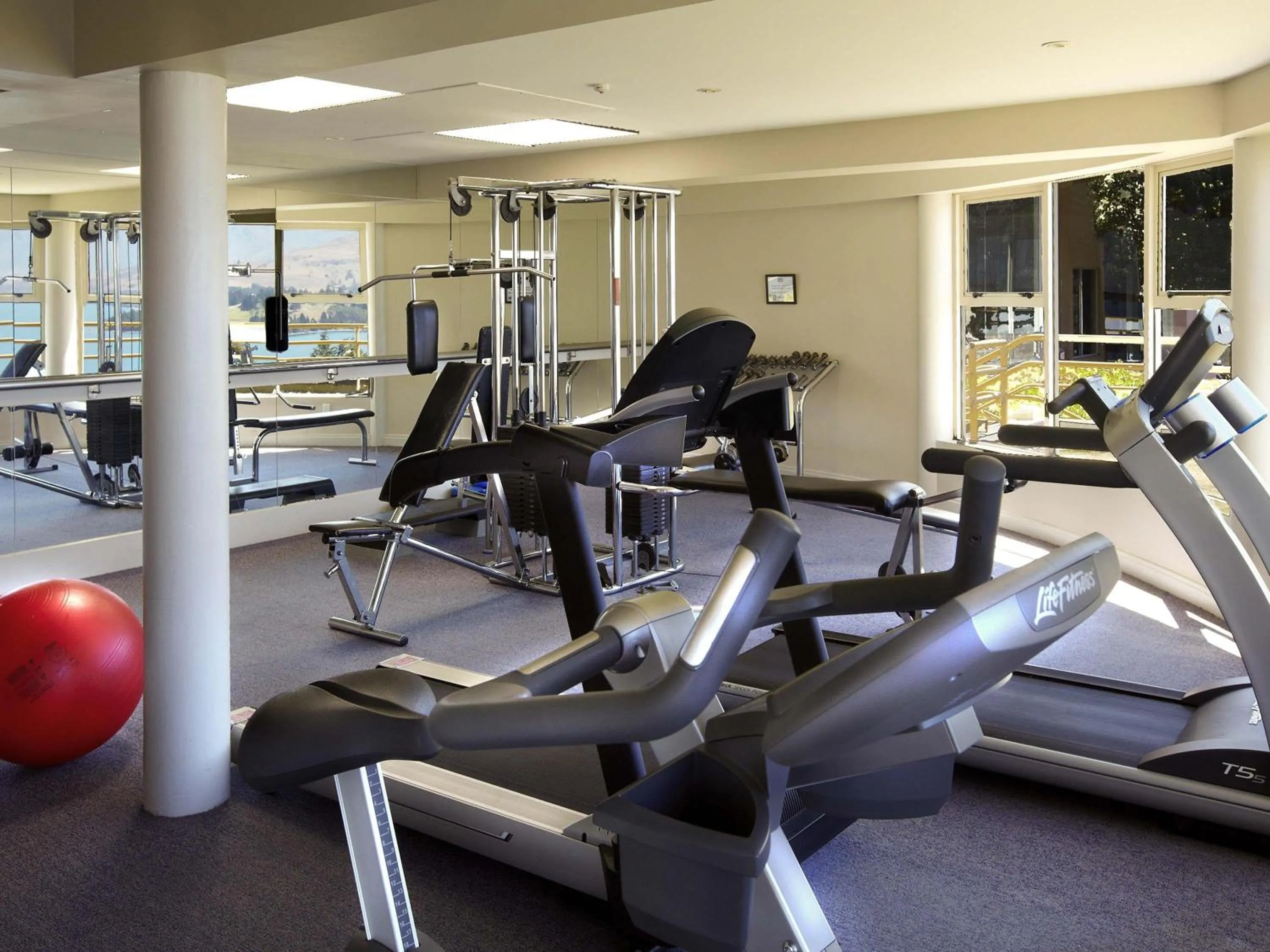 Fitness centre/facilities in Mercure Queenstown Resort