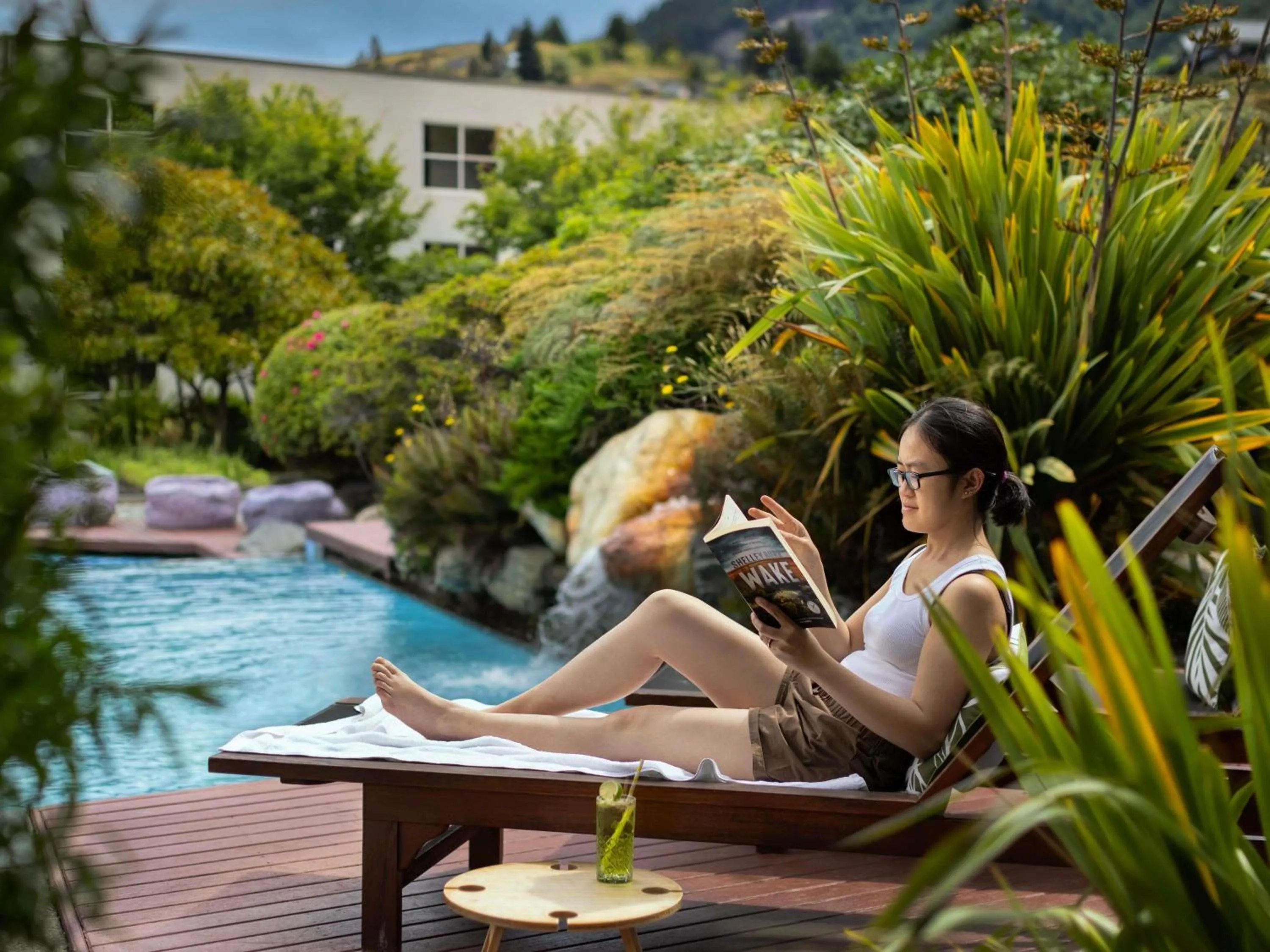 Pool view in Mercure Queenstown Resort