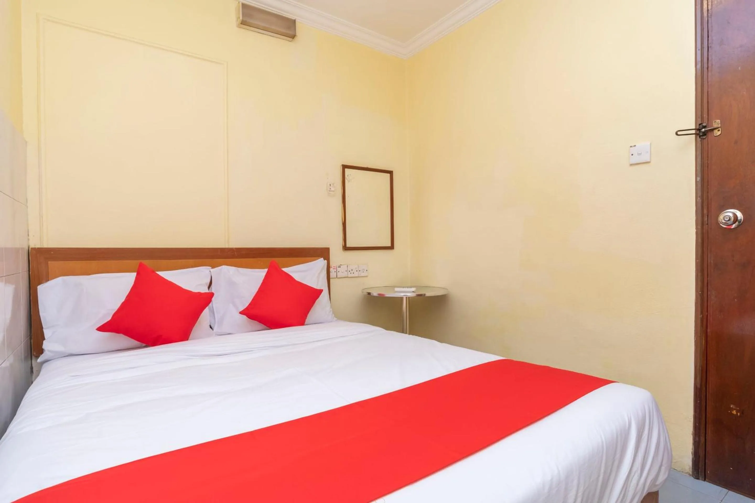 Bed in FULLY HOTEL JOHOR JAYA
