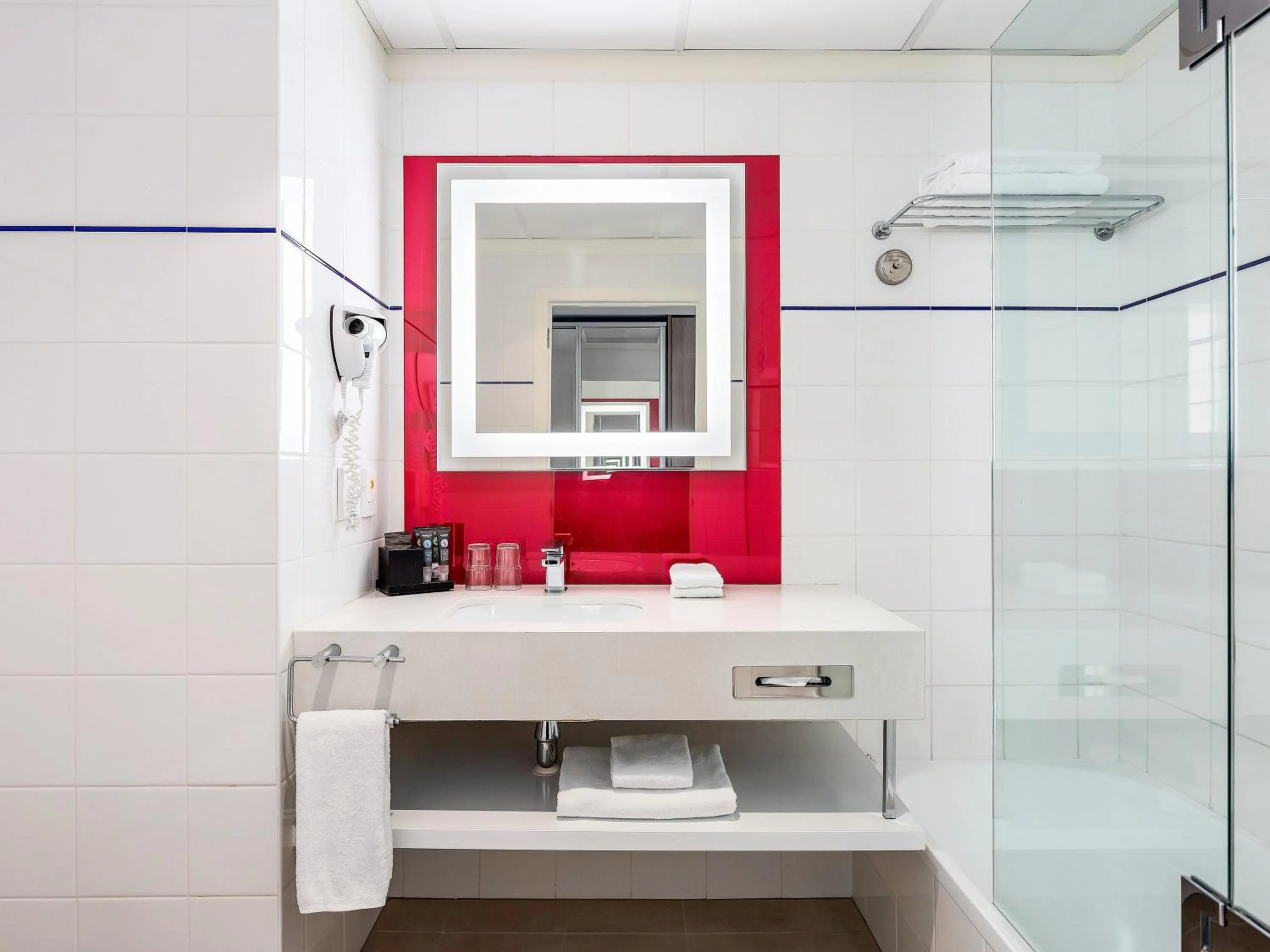 Bathroom in Novotel Wellington