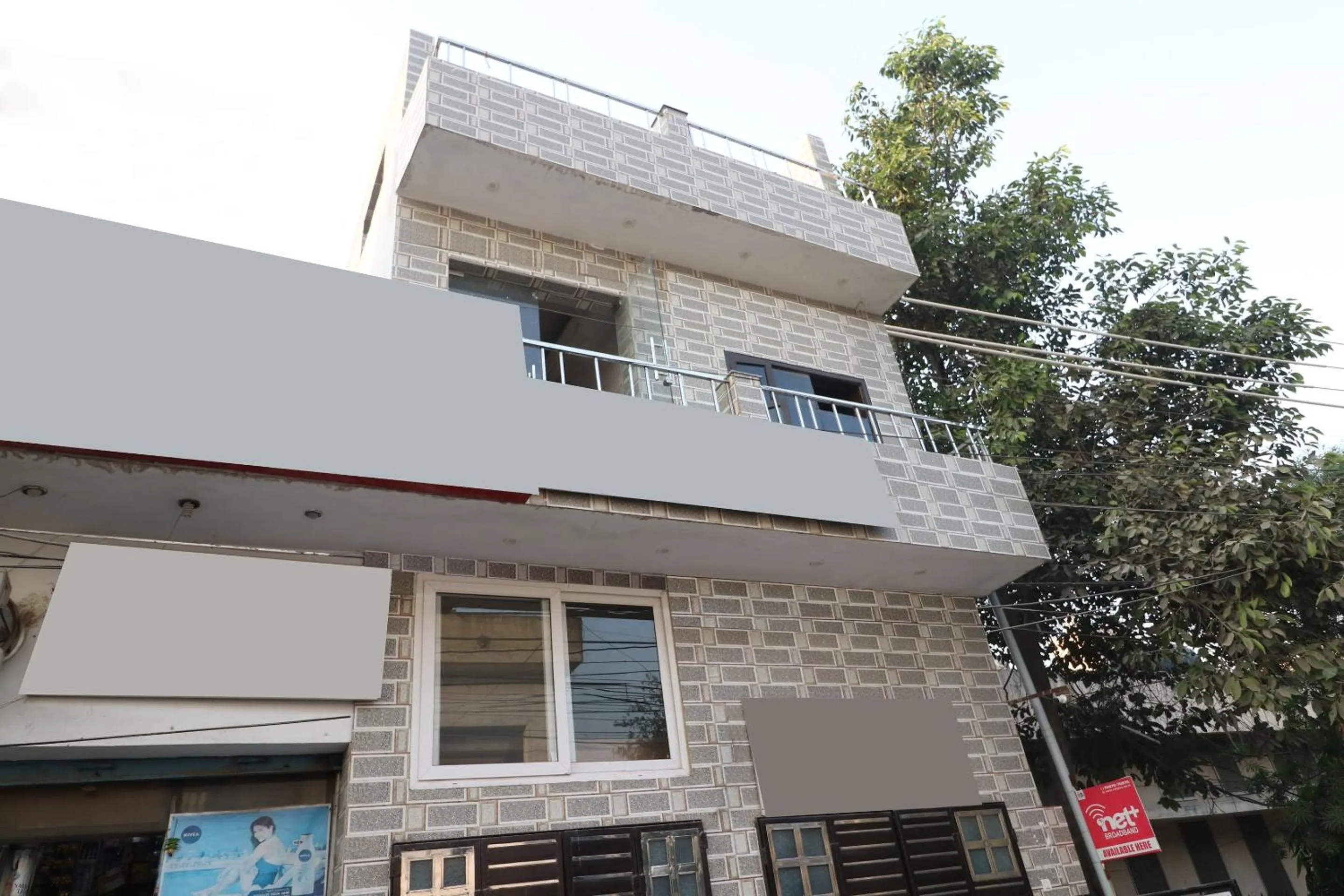 Facade/entrance in Hotel O Max