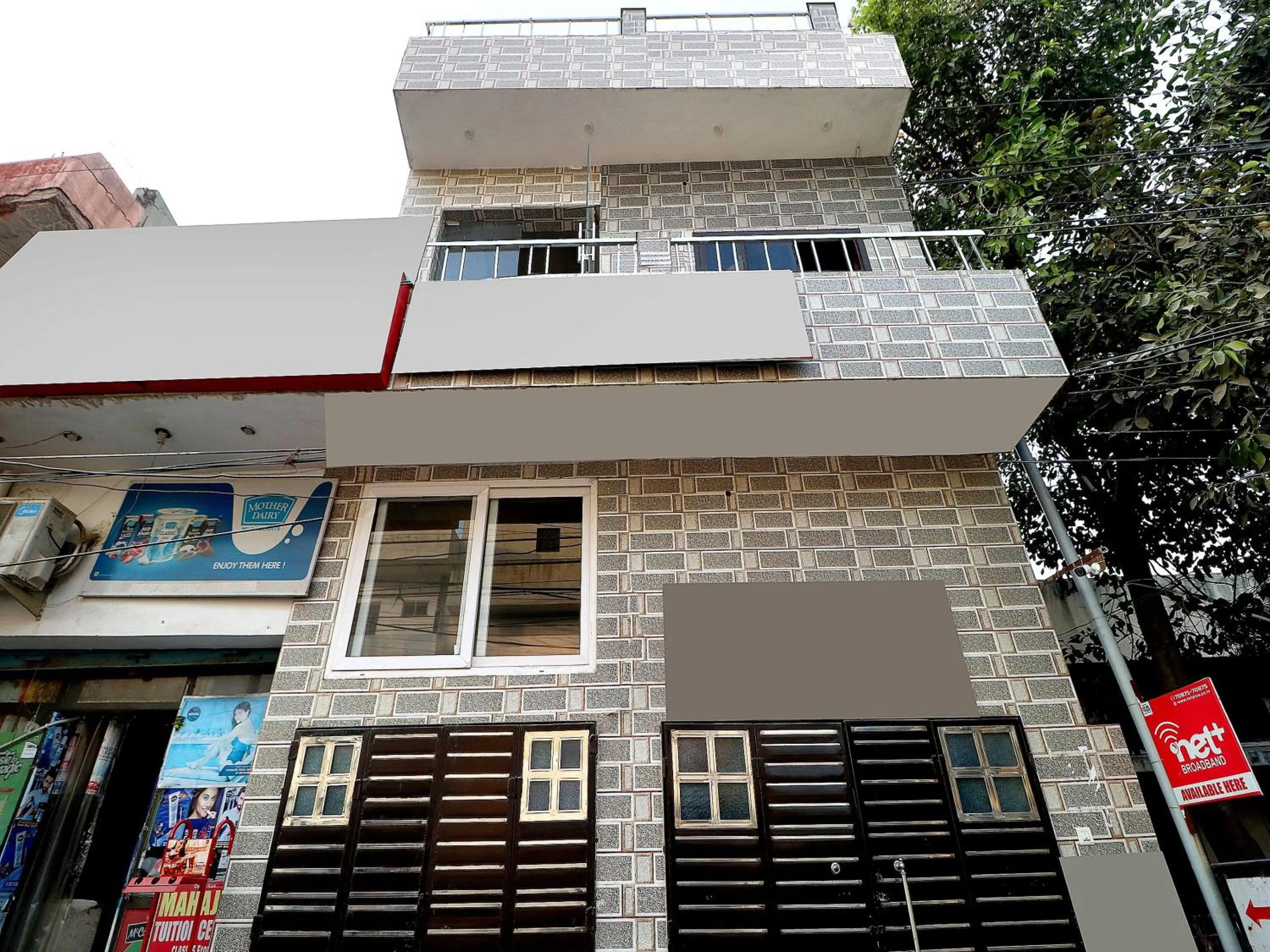 Facade/entrance in Hotel O Max