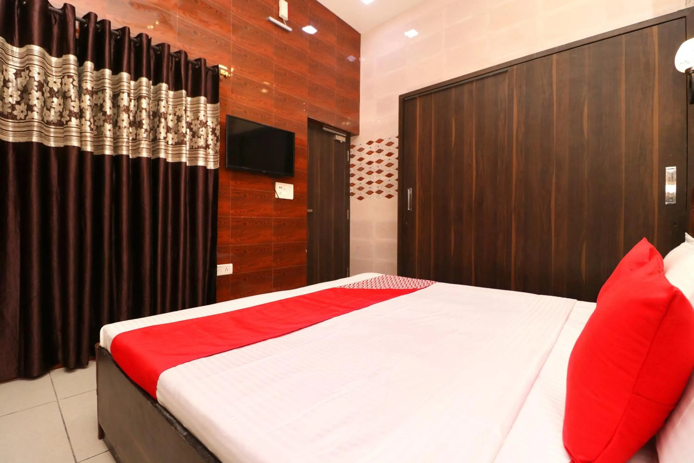 Bedroom, Bed in Super Hotel O Max