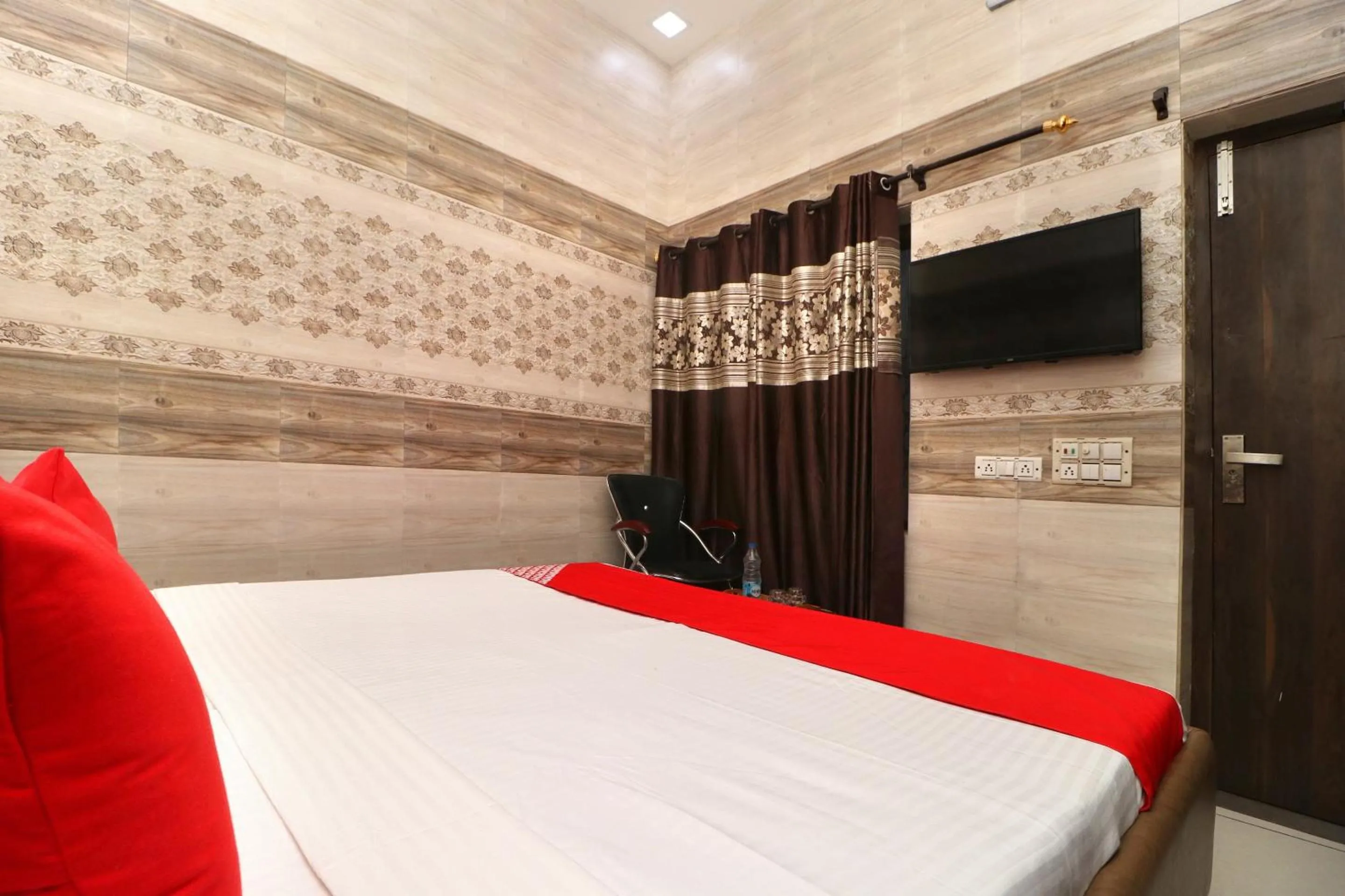Bedroom, Bed in Super Hotel O Max