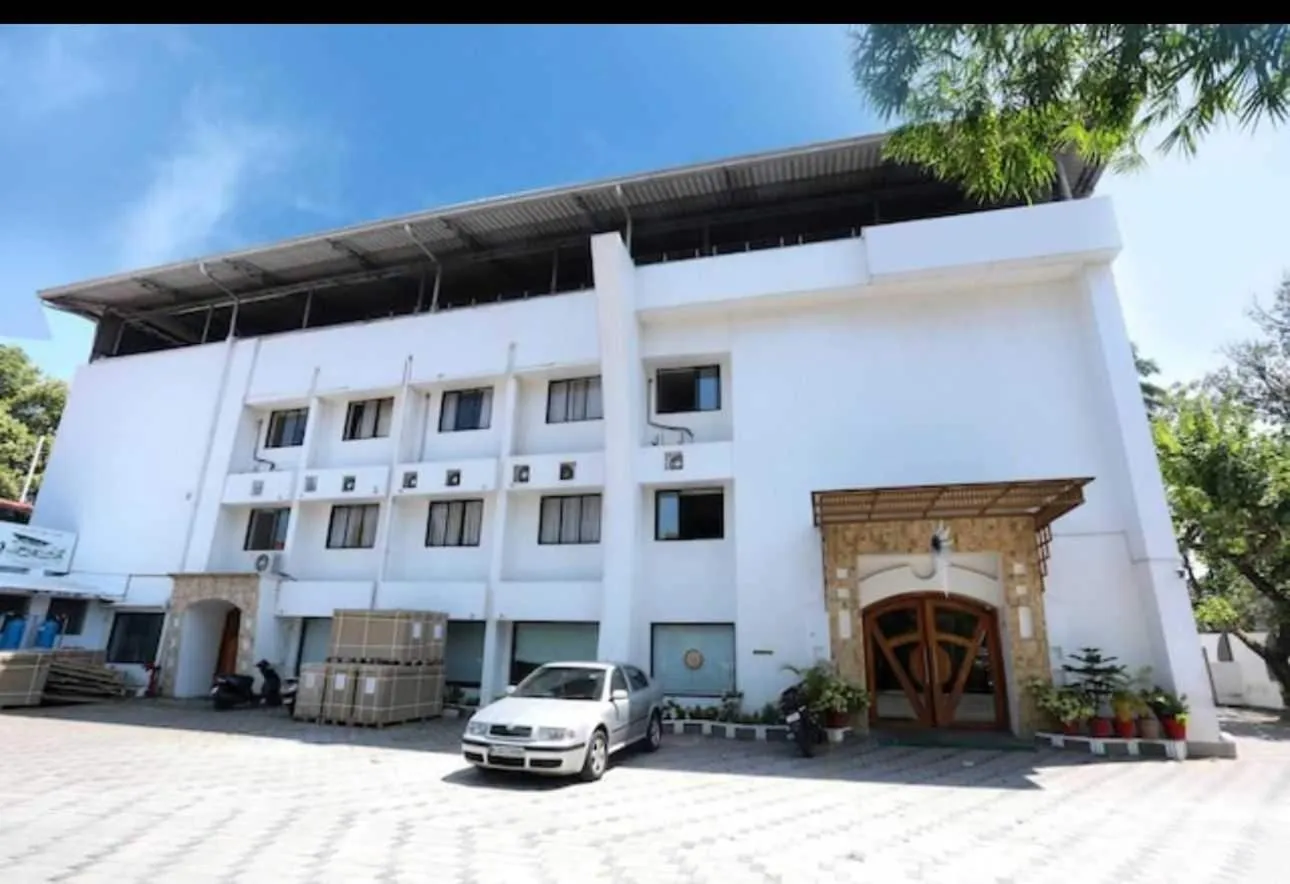 Facade/entrance in Townhouse Dona Castle