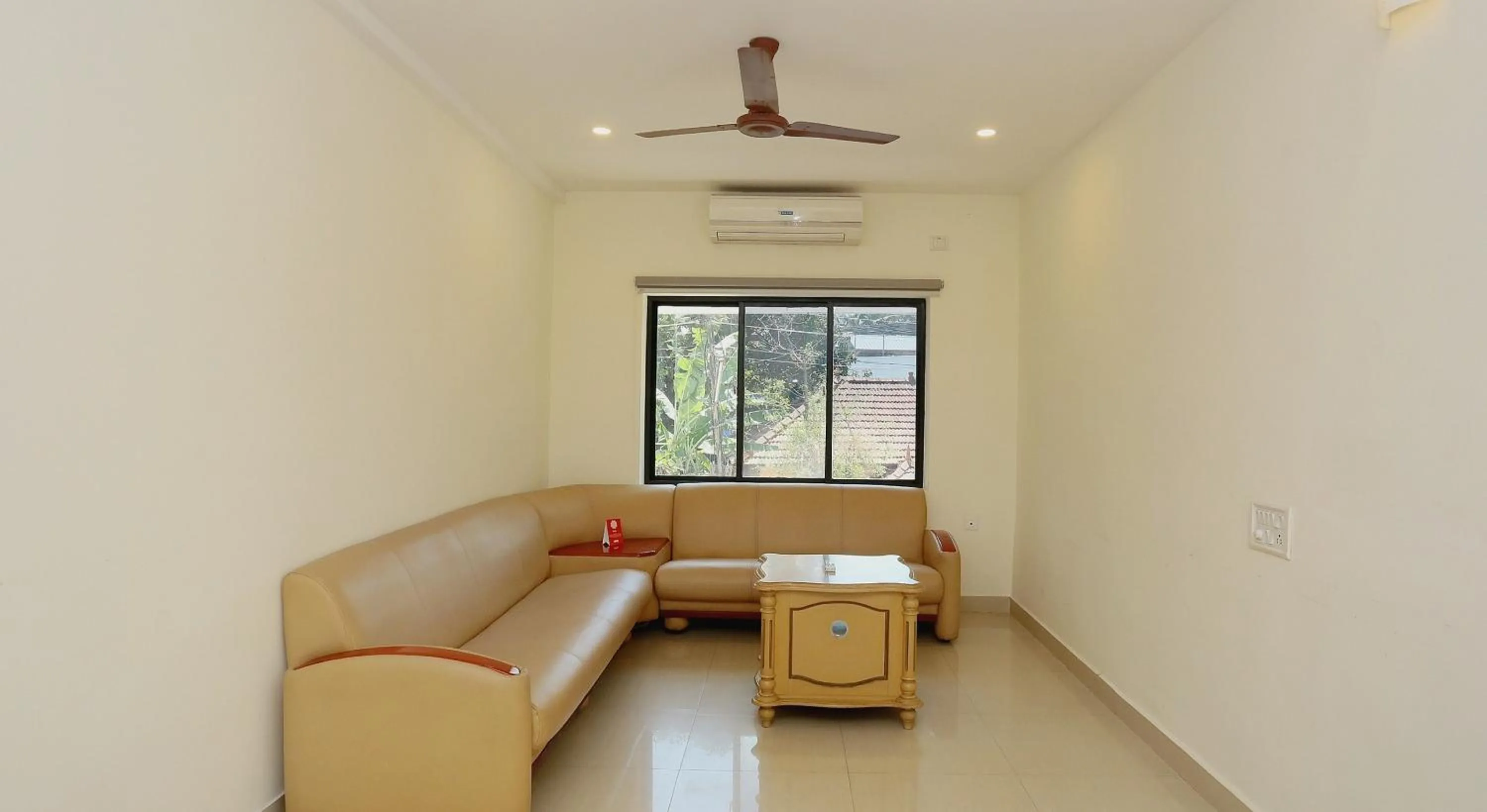 Lobby or reception in Townhouse Dona Castle