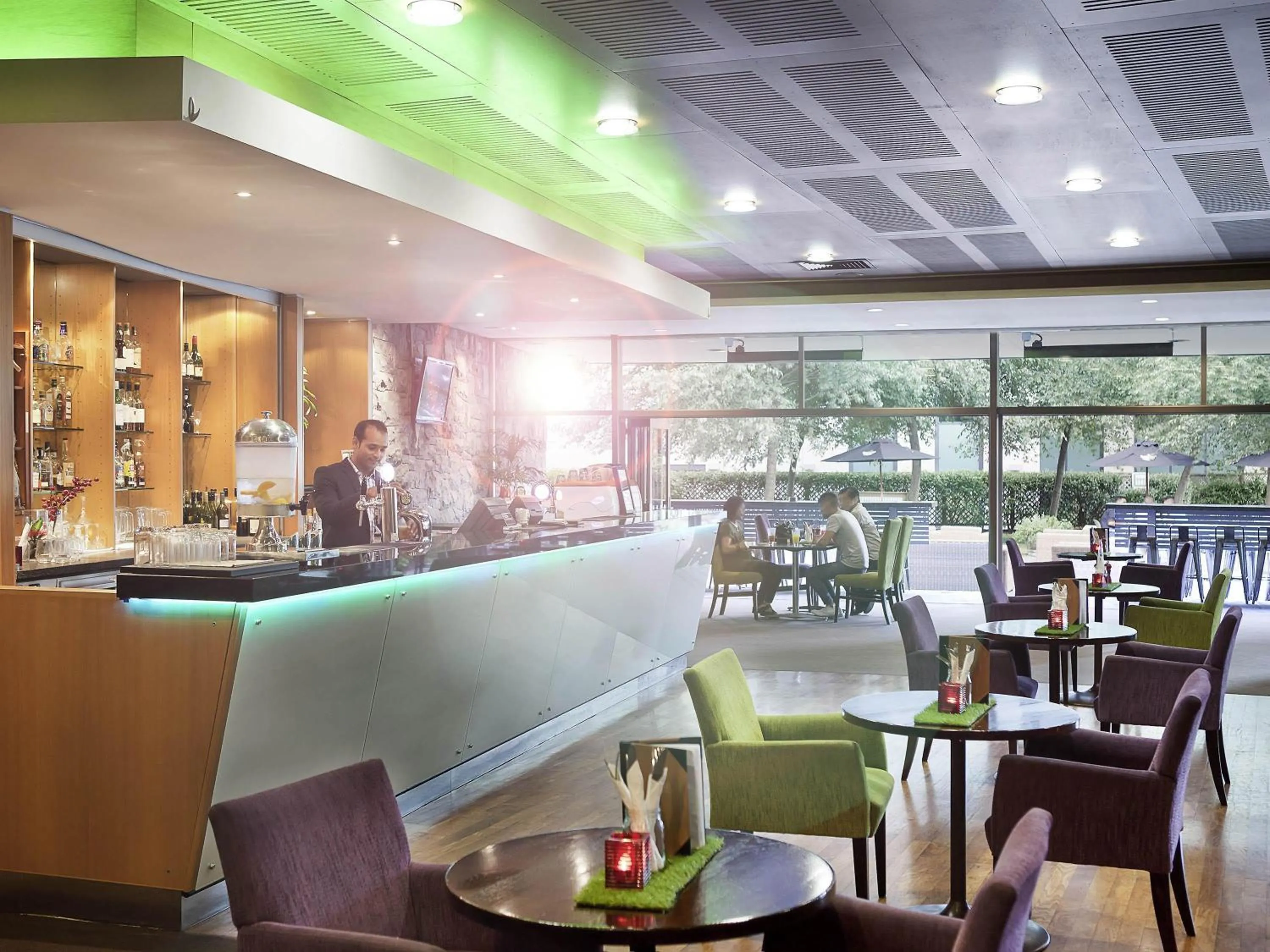 Lounge or bar in Novotel Auckland Ellerslie