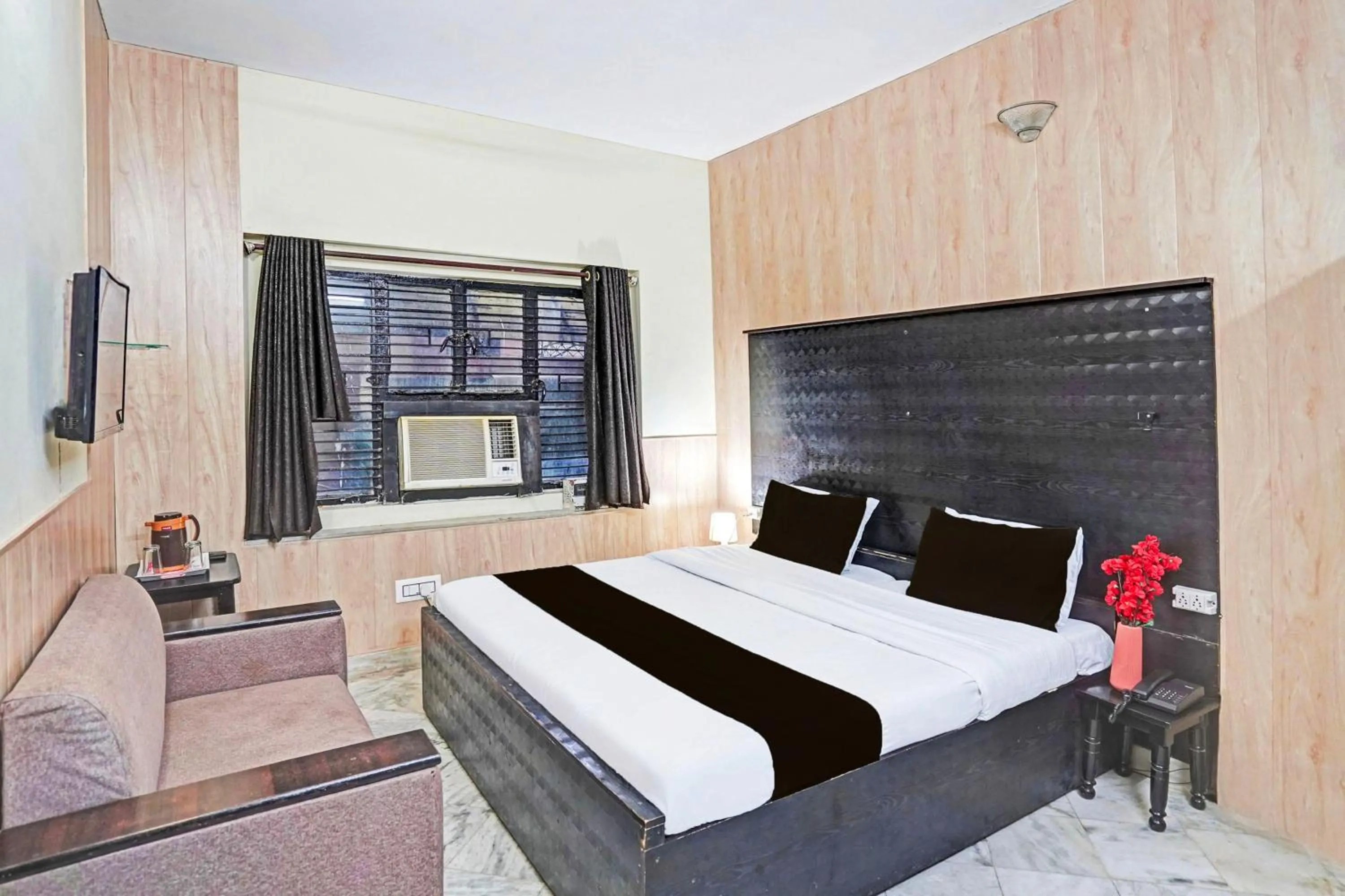 Bedroom, Bed in Super Collection O Mathura Near Railway Station