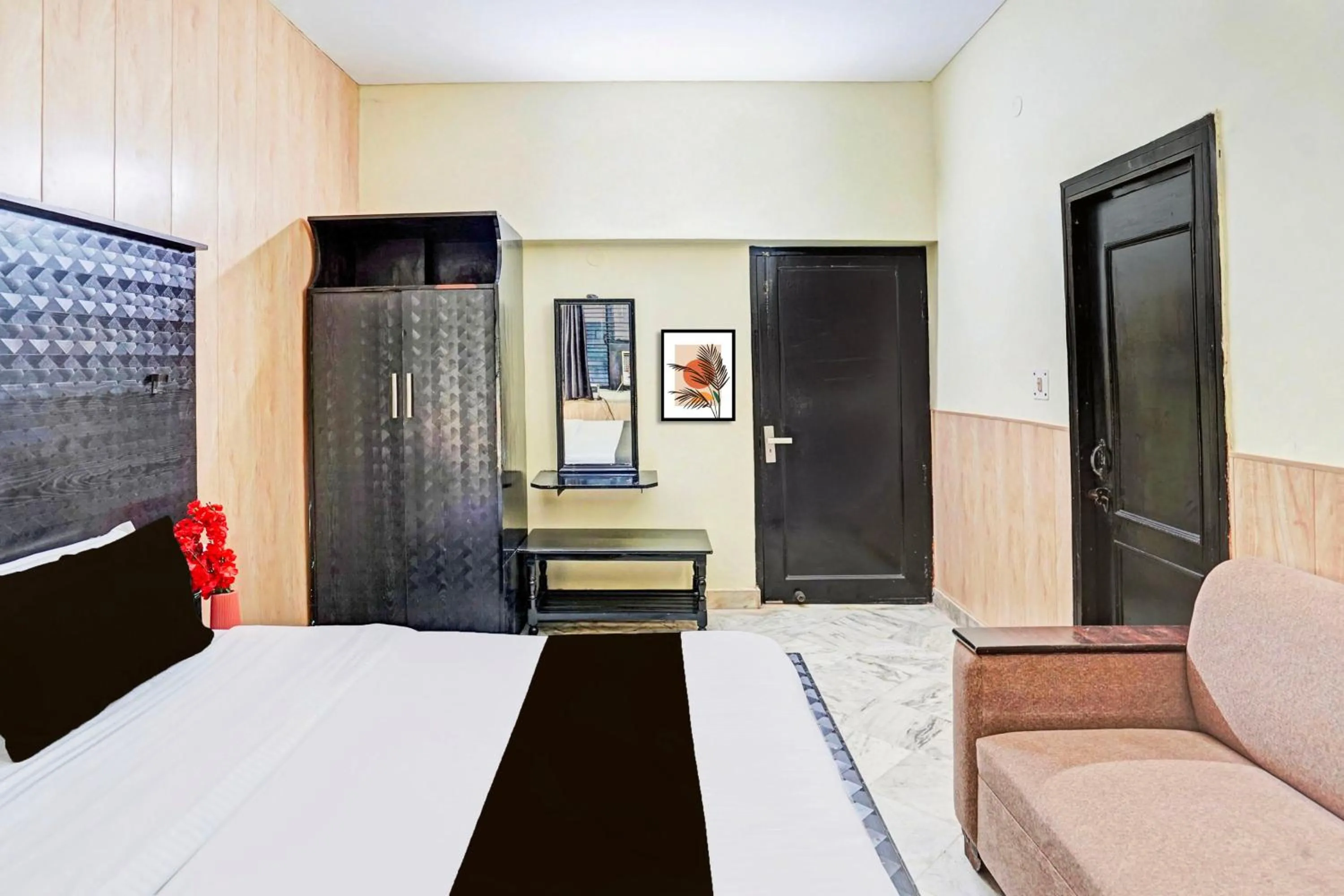Bedroom, Bed in Super Collection O Mathura Near Railway Station