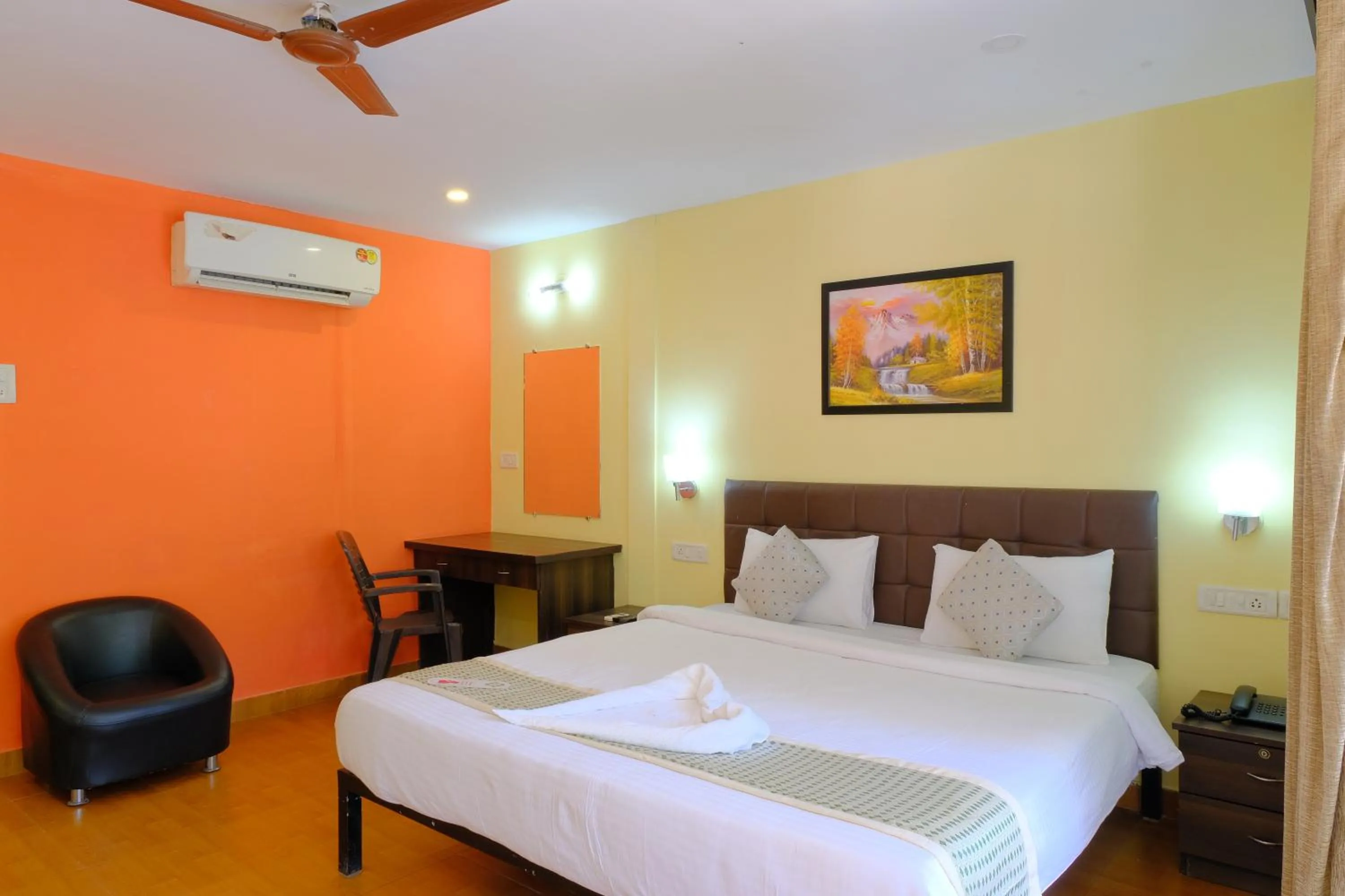 Photo of the whole room, Bed in The Byke Royal Pearl Anjuna