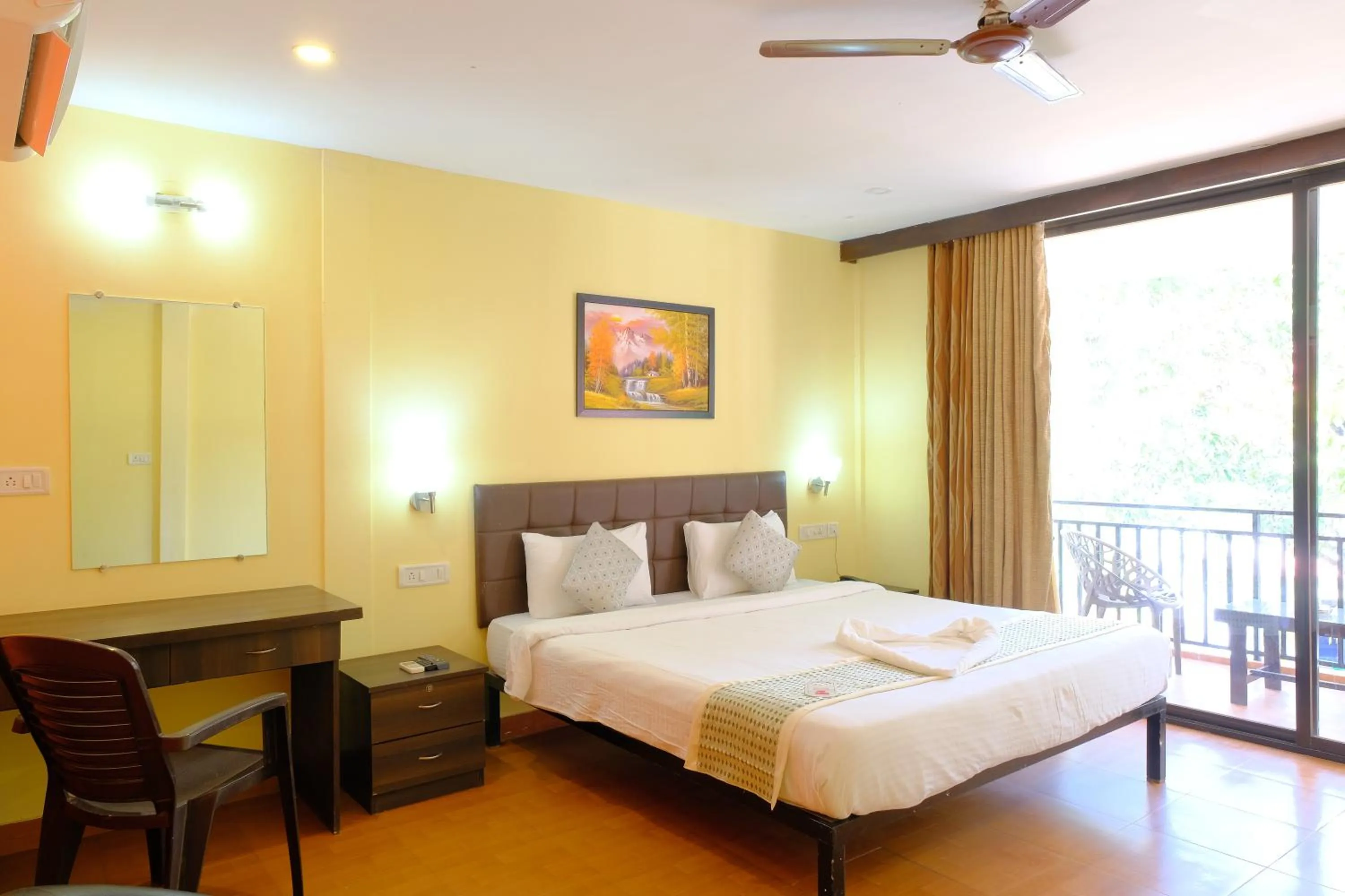 Photo of the whole room, Bed in The Byke Royal Pearl Anjuna
